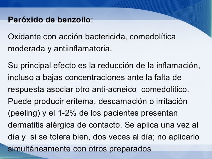 A la psoriasis del niño sobre la parte pilosa de la cabeza