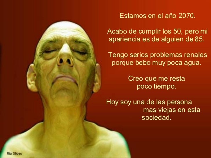 Sobre la persona es muchos granos sobre la espalda