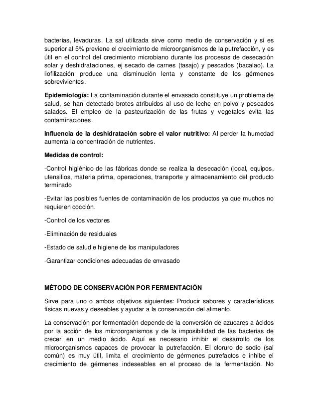 La fase inicial del hongo de las uñas en las manos de la foto