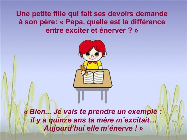 De petites poitrines nues de la grande femme