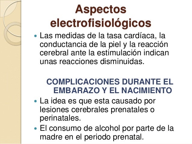 La característica de los adolescentes con la dependencia alcohólica