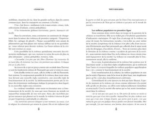 95
Réalités et opinions populaires
la guerre en Irak, les gens ont peur, par les Etats-Unis tout-puissants et
par la concurrence de l’Asie qui est violente et qui pèse sur le monde du
travail».
Les milieux populaires en première ligne
Nous sommes donc entrés dans un temps où la question de la
violence se transforme. Elle ne se réduit pas à l’évolution quantitative
d’indicateurs statistiques. Il s’agit d’un ré-ancrage de la violence au
cœur de toutes les interactions sociales, c’est-à-dire au cœur même
de la société. L’expérience de la violence n’est plus celle d’une succes-
sion d’événements aussi bien personnels que collectifs dont le statut serait
celui de dérapages, d’accidents, d’excès… Nous ne sommes plus dans
le domaine de la violence comme «accident de parcours de la socié-
té», nous sommes entrés dans l’ère où la violence est vécue comme éma-
nant logiquement de la société. La violence ne contredit plus le fonc-
tionnement social, elle le confirme.
En ce sens, la généralisation de la violence fait système avec le
descenseur social : ce sont deux règles complémentaires, qui se renforcent
l’une l’autre et à travers lesquelles les milieux populaires appréhendent
leur «vie» comme le fonctionnement de la société.
Cette transformation de la violence, les milieux populaires ne sont
pas les seuls à l’éprouver, mais ils la vivent de plein fouet, tout simplement
parce qu’ils y sont plus immédiatement confrontés.
L’immédiateté de cette épreuve ne doit pas faire illusion. A par-
tir du moment où la violence est vécue comme inhérente à la société
telle qu’elle est devenue, ses effets sont indissociablement immédiats
et structurels. C’est la société elle-même qui se fait sentir immédiate-
ment dans la violence.
«Je ne sais pas vers quoi on va. On arrive de moins en moins à
tenir les gens qui n’ont rien à perdre. Aujourd’hui, les plus violents sont
ceux qui n’ont rien. L’étape d’après, qui arrive petit à petit, c’est que
même les gens qui ont quelque chose à perdre vont devenir intenables. Moi
par exemple, j’ai une maison, une femme, deux enfants. Je me casse le
94
Le descenseur social
mobilistes, situations de rue, dans les grandes surfaces, dans les centres
commerciaux, dans les transports en commun, à l’école),
2/ les «fait divers» médiatisés (vols à main armée, crimes, viols,
enlèvements d’enfants, crimes pédophiles),
3/ les événements globaux (terrorisme, guerre, massacre col-
lectif).
Dans les entretiens, nous constatons un sentiment de change-
ment dans la nature des violences de première catégorie : l’imprévisi-
bilité, les «pétages de plomb», l’hyper susceptibilité sont autant de
phénomènes qui font planer une menace diffuse sur la vie quotidien-
ne : toute relation peut devenir violente. Les bases mêmes de la civi-
lité sont remises en cause.
Cette possibilité de la violence quotidienne rencontre des évé-
nements médiatiques qui, eux, mettent en scène des actes de plus en
plus inhumains : crimes pédophiles, tortures, viols.
«L’actualité c’est pire que des films d’horreur. Les assassins ils
ne tuent plus, ils torturent. Les fous s’en prennent aux enfants. A chaque
fois ça va plus loin».
Au travers de ce qui est perçu comme une escalade dans l’horreur,
ce sont les fondements mêmes de l’humanité qui sont ici remis en cause.
Cette double remise en cause, celle la civilité et celle de l’humanité,
font système. Le surgissement possible de la violence dans toute situa-
tion devient une nouvelle règle constitutive, une nouvelle règle de
fonctionnement de la société. La déshumanisation portée par la vio-
lence des événements médiatiques indique la perspective dans laquel-
le ces nouvelles règles nous orientent.
La «violence mondiale» entre aussi en résonance avec ce fonc-
tionnement de la société. Le sens que nous donnons au monde est
aujourd’hui inséparable de son non-sens. Ainsi, des incivilités jus-
qu’aux menaces qui planent sur le monde, la violence traverse de part
en part l’expérience individuelle et collective.
«Les terroristes peuvent attaquer à tout moment. La cause, c’est
la religion, les extrémistes qui sèment la zizanie. On est très influencé par
 