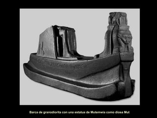 Barca de granodiorita con una estatua de Mutemwia como diosa Mut 
