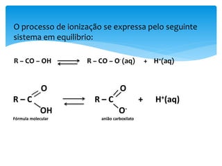 Ácido etanodióico di-hidratado
O ácido etanodióico ou ácido oxálico é um ácido dicarboxílico descoberto no
ano de 1760 pelo químico experimental sueco Carl Wilhelme Scheele.
Ele recebeu o nome de ácido oxálico porque vem do latim oxalis (gênero da
família da madeira-azeda), pois a primeira vez que foi isolado foi a partir do
trevo azedo (Oxalis acetosella).
O Ácido Etanodióico, é um ácido orgânico saturado, de cadeia normal e
relativamente forte, sendo 10.000 vezes mais forte que o ácido etanóico
(acético).
Comercialmente, a forma usual está formada por duas moléculas de água:
C2H2O4·2H2O
 