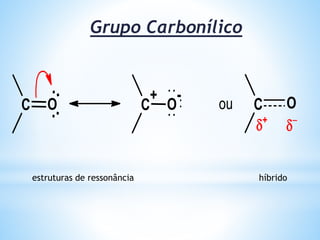 No laboratório é muito comum realizar-se reacções de oxidação
para se identificar ou determinada se a substâncias é um aldeído
ou uma cetona.
Os agentes oxidantes mais usados são:
 o reactivo de Tollens (solução aquosa amoniacal de nitrato de
prata),
 O reactivo de Fehling (solução aquosa de sulfato de cobre em
meio básico e tartarato duplo de sódio e potássio).
Quando se usa o reactivo de Tollens para oxidar um aldeído,
forma-se um espelho de prata nas paredes do recipiente.
Isso acontece porque o aldeído é oxidado a ácido carboxílico,
enquanto os iões prata (Ag+) são reduzidos a Ag0 (prata
metálica), que se deposita nas paredes do recipiente.
 