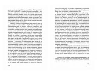 plo, la amona, la antigüedad, las características flSicas y químicas
y el valor de mercado-, no somos capaces de percibirlas a sim·
pie vista y si alguien los cambiara de sitio mienlrnS dormimos, no
seriamos capaces de averiguar cuál es cuál a simple vista. Así pues,
nos enfrentamos a la pregunta de si es posible establecer alguna
diferencia estética entre los dos cuadros; el tono con el que se sue-
le hacer esta pregunta impüca que la respuesta obviamente es no,
que las únicas diferencias que existen son, en este caso, irrelevan·
tes desde el puntO de vista estético.
Debemos comenzar preguntándonos si la distinción entre lo
que se puede ver en los cuadros .a simple vista- y lo que no está
completamente clara. Por ejemplo, cuando los examinamos bajo
microscopio o fluoroscopio, miramos los cuadros, pero presumi-
blemente no viéndoles .a simple vista-. ¿Significa esto entonces que
mirar un cuadro es mirarlo sin la ayuda de ningún instrumento? Se-
mejante conclusión parece un poco injusta con quienes necesitan
gafas para poder apreciar la diferencia enrre un cuadro y un hipo-
pótamo. No obstante, si se pennite el uso de gafas, ¿hasta CUlÚltas
dioptñas podemoo admitir? ¿Con qué argumentos es posjble excluír
más tarde el uso de lupas y microscopios? Por otro lado, si penni-
timos la luz incandescente, ¿JX>demos descalificar el uso de luz ul-
travioleta? Y si utilizamos luz incandescente, ¿tiene que ser de in-
tensidad ~ y proyectada a un ;ingulo nonnaI, o se permite una
luz fuerte y rasante? Podemos abarcar todos estOS supuestos si de-
cimos que 4 simple vista- es lo que vemos al mirar los cuadros sin
utilizar ningún insuumento que no se use nonnabnente paca mi-
rar las cosas en general. En efecto, esto nos causad problemas a
la hora de examinar una miniarura en un manuscrito iluminado, o
un sello cillndrico asirio dificilmente distinguible de la más burda
de las imitaciones sin el uso de una lente de aumento. Además, in-
cluso en el caso que planteábamos, diferencias sutiles en el dibu-
jo o la pincelada, sólo perceptibles a través de una lupa, pueden
suponer diferencias estéticas entre los cuadros. Es cierto que si uti-
lizamos un microscopio potente es distinto, pero ¿exactamente
cuánto aumento se permite? Por tantO, especificar qué quiere de-
cir ver -a simple vista,:cuando miramos los cuadros no es tan fácil
100
como parece. Pero para no complicar el argumento,I supongamos
que todas estas dificultades fueran resueltas y que la hacían de oa
simple vista- nos resultara lo suficientemente clara.
En ese caso, aún tendñamos que preguntamos quib1 se supo-
ne que está mirando. Supongo que nueSLrO interlocutor, el que
plantea la pregunta, no estará sugiriendo que si hay siquiera una
persona -por ejemplo, un bizco- que no pueda ver ninguna di-
ferencia estética entre dos cuadros, no existe ninguna diferencia
entre ellos. La pregunta más pertinente será entonces: suponiendo
que nadie, ni siquiera el experto más competente, sea capaz jamás
de diferenciar los dos cuadros a simple vista, ¿podemos decir que
existe alguna diferencia estética entre ellos? Pero tengamos en cuen-
ta abora que no bay nadie que pueda afirmar a simple vista que
nadie ba sido ni será capazjamás de diferenciarlos a simple /JÍS1a.
En otras palabras, la pregunta, en su formulación presente, supo-
ne que nadie está en condiciones de af1Cfl1ar, a partir de lo que
aprecia a simple vista, que no existen diferencias estéticas entre
ellos. Esto parece entorpecer las motivaciones de nuestro interlo-
cutor, Si no es posible decidir si dos cuadros son estéticamente
iguales a simple vista, tendremos Que admitir Que hay algo que va
más allá de cualquier modo de mirar y que constituye una dife-
rencia estética. Pero, en ese caso, las razones que hañan inadmisi-
ble la aportación de documentos o resultados de pruebas científi·
cas como evidencia de la diferencia entre un cuadro y oteo
resultañan inescrulables.
El verdadero problema puede fonnularse m1s exactamente 00-
mo sigue: ¿existe alguna diferencia estética entre dos cuadros pa-
ra m{ (o paca x), si yo (o :i) no podemos diferenciarlos a simple
vista? Pero esto tampoco está del todo bien. Porque a partir de Jo
que veo a simple vista ni siquiera yo puedo afumar que nunca se-
ré capaz de sver alguna diferencia entre los cuadros. Una vez más,
l. S6Io potd});en del argumento, y pan no 0KUr«et el probIellll prindpaJ, a par-
tir de ahora, euando hablemos de SOlo mirar Ode po':Itibir. ~imple visl;t, debc:r.i encender·
se la expre:sl6n a partir de esta concesión temporal, pero aln que indique ning6n lipo de
aceptación de esta ide2 por mi pane.
101
 