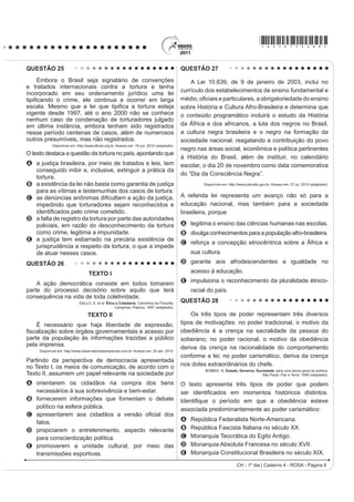 2 JUi¿FR UHODFLRQD GLYHUVDV YDULiYHLV DR SURFHVVR GH IRUPDomR GH VRORV $ LQWHUSUHWDomR GRV GDGRV PRVWUD TXH D
água é um dos importantes fatores de pedogênese, pois nas áreas
A de clima temperado ocorrem alta pluviosidade e grande profundidade de solos.
B tropicais ocorre menor pluviosidade, o que se relaciona com a menor profundidade das rochas inalteradas.
C de latitudes em torno de 30° ocorrem as maiores profundidades de solo, visto que há maior umidade.
D tropicais a profundidade do solo é menor, o que evidencia menor intemperismo químico da água sobre as rochas.
E de menor latitude ocorrem as maiores precipitações, assim como a maior profundidade dos solos.
QUESTÃO 06
    A Floresta Amazônica, com toda a sua imensidão, não vai estar aí para sempre. Foi preciso alcançar toda essa
taxa de desmatamento de quase 20 mil quilômetros quadrados ao ano, na última década do século XX, para que uma
pequena parcela de brasileiros se desse conta de que o maior patrimônio natural do país está sendo torrado.
                                                                      AB’SABER, A. Amazônia: do discurso à práxis. São Paulo: EdUSP, 1996.

Um processo econômico que tem contribuído na atualidade para acelerar o problema ambiental descrito é:
A Expansão do Projeto Grande Carajás, com incentivos à chegada de novas empresas mineradoras.
B Difusão do cultivo da soja com a implantação de monoculturas mecanizadas.
C Construção da rodovia Transamazônica, com o objetivo de interligar a região Norte ao restante do país.
D ULDomR GH iUHDV H[WUDWLYLVWDV GR OiWH[ GDV VHULQJXHLUDV SDUD RV FKDPDGRV SRYRV GD ÀRUHVWD
E Ampliação do polo industrial da Zona Franca de Manaus, visando atrair empresas nacionais e estrangeiras.
                                                                                     CH - 1º dia | Caderno 4 - ROSA - Página 2
 