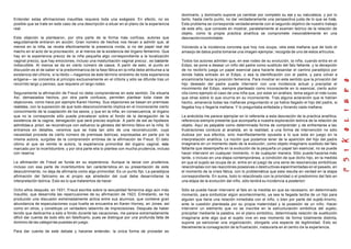 Entender estas afirmaciones inauditas requiere toda una exégesis. En efecto, no es
posible que se trate en este caso de una descripción a situar en el plano de la experiencia
real.
Esta objeción la plantearon, por otra parte de la forma más confusa, autores que
seguidamante entraron en acción. Gran número de hechos nos llevan a admitir que, al
menos en la niña, se revela efectivamente la presencia vivida, si no del papel real del
macho en el acto de la procreación, sí al menos de la existencia del órgano femenino. Que
hay en la experiencia precoz de la niña pequeña algo correspondiente a la localización
vaginal precoz, que hay emociones, incluso una masturbación vaginal precoz , es bastante
indiscutible. Al menos se da en cierto número de casos. A partir de esto, el punto en
discusión es el de saber si la predominancia de la fase fálica en la niña debe atribuirse a la
existencia del clítoris, si la libido —hagamos de éste término sinónimo de toda experiencia
erógena— se concentra al principio exclusivamente en el clítoris y sólo se difunde tras un
recorrido largo y penoso, que requiere un largo rodeo.
Seguramente la afirmación de Freud no debe comprenderse en este sentido. De situarla
Así, demasiados hechos, por otra parte confusos, permiten plantear toda clase de
objeciones, como hace por ejemplo Karen Homey. Sus objeciones se basan en premisas
realistas, con la suposición de que todo desconocimiento implica en el inconsciente cierto
conocimiento de la coaptación de los sexos, y que en la niña, en consecuencia, el órgano
que no le corresponde sólo puede prevalecer sobre el fondo de la denegación de la
existencia de la vagina, denegación que será preciso explicar. A partir de est as hipótesis
admitidas a priori, se reconstruye con esfuerzo la génesis del término fálico en la niña. Si
entramos en detalles, veremos que se trata tan sólo de una reconstrucción, cuya
necesidad procede de cierto número de premisas teóricas, expresadas en parte por la
misma autora, surgidas de la comprensión errónea de la afirmación de Freud. El dato
último al que se remite la autora, la experiencia primordial del órgano vaginal, esta
marcado por la incertidumbre, y por otra parte ella lo plantea con mucha prudencia, incluso
con reserva.
La afirmación de Freud se funda en su experiencia. Aunque la lanza con prudencia,
incluso con esa parte de incertidumbre tan carácterística en su presentación de este
descubrimiento, no deja de afirmarla como algo primordial. Es un punto fijo. La paradójica
afirmación del falicismo es el propio eje alrededor del cual debe desarrollarse la
interpretación teórica. Esto es lo que trataremos de hacer.
Ocho años después, en 1931, Freud escribe sobre la sexualidad femenina algo aún más
inaudito, que desarrolla las repercusiones de su afirmación de 1923. Entretanto, se ha
producido una discusión extremadamente activa entre sus alumnos, que contiene gran
abundancia de especulaciones cuya huella se encuentra en Karen Horney, en Jones, así
como en otros, y constituye un verdadero laberinto de imprecisiones. Después de haber
tenido que dedicarme a esto a fondo durante las vacaciones, me parece extremadamente
difícil dar cuenta de todo ello sin falsificarlo, pues se distingue por una profunda falta de
dominio de las categorías puestas en juego.
Para dar cuenta de este debate y hacerse entender, la única forma de proceder es
dominarlo, y dominarlo supone ya cambiar por completo su eje y su naturaleza, y por lo
tanto, hasta cierto punto, no dar verdaderamente una perspectiva justa de lo que se trata.
Este problema se corresponde verdaderamente con el segundo objetivo de nuestro trabajo
de este año, que consiste en mostrar, paralelamente al examen teórico de la relación de
objeto, como la propia practica analítica se compromete inexorablemente en una
desviaciónincontrolable.
Volviendo a la incidencia concreta que hoy nos ocupa, vela esta mañana que de todo el
amasijo de datos podía tomarse una imagen ejemplar, recogida de uno de estos artículos.
Todos los autores admiten que, en ese rodeo de su evolución, la niña, cuando entra en el
Edipo, se pone a desear un niño del padre como sustituto del falo faltante, y la decepción
de no recibirlo juega un papel esencial para hacerle desandar el camino paradójico por
donde habla entrado en el Edipo, o sea la identificación con el padre, y para volver a
encaminarla hacia la posición femenina. Para mostrar en este sentido que la privación del
hijo deseado del padre puede intervenir con una incidencia actual y precipitar el
movimiento del Edipo, siempre planteado como inconsciente en lo esencial, cierto autor
cita como ejemplo el caso de una niña que, por estar en análisis, tema según el más luces
que otras sobre lo que ocurría en su inconsciente. Tras alguna aclaración que le habían
hecho, amanecía todas las mañanas preguntando si ya había llegado el hijo del padre, si
llegaba hoy o llegaría mañana. Y lo preguntaba enfadada y llorando cada mañana.
La anécdota me parece ejemplar en lo referente a esta desviación de la practica analítica,
referencia siempre presente que acompaña a nuestra exploración teórica de la relación de
objeto. Aquí es palpable como determinada forma de comprender y de enfrentarse a las
frustraciones conduce al analista, en la realidad, a una forma de intervención no sólo
dudosa por sus efectos, sino manifiestamente opuesta a lo que esta en juego en la
interpretación analítica. La noción que podamos tener de la aparición del hijo del padre
imaginario en un momento dado de la evolución, como objeto imaginario sustituto del falo
faltante que desempeña en la evolución de la pequeña un papel tan esencial, no se puede
hacer intervenir en cualquier momento, ni de cualquier manera. Sólo puede hacerse más
tarde, o incluso en una etapa contemporánea, a condición de que dicho hijo, en la medida
en que el sujeto se ocupa de el, entre en el juego de una serie de resonancias simbólicas
relaciónadas con las reacciónes posesivas o destructivas experimentadas en el pasado, en
el momento de la crisis fálica, con lo problemática que esta resulta en verdad en la etapa
correspondiente. En suma, todo lo relaciónado con la prioridad o el predominio del falo en
una etapa de la evolución del niño, sólo tendrá su incidencia a posteriori.
Sólo se puede hacer intervenir al falo en la medida en que es necesario, en determinado
momento, para simbolizar algún acontecimiento, ya sea la llegada tardía de un hijo para
alguien que tiene una relación inmediata con el niño, o bien por parte del sujeto mismo,
ante la cuestión planteada por su propia maternidad y la posesión de un niño. Hacer
intervenir un elemento que no se inscribe en la estructuración simbólica del sujeto,
precipitar mediante la palabra, en el plano simbólico, determinada relación de sustitución
imaginaria ante algo que el sujeto vive en ese momento de forma totalmente distinta,
supone ya sancionar una organización, otorgarle una especie de legitimidad. Esto es
literalmente la consagración de la frustración, instaurarla en el centro de la experiencia.
 