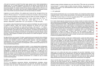 ¿Por qué no lo puse en mi texto? En primer lugar, porque no se lo había representado a
ustedes aquí. Es un simple dispositivo de control de los cálculos, que permite dar por
definitivamente cerrado el problema y asegurarnos de no haber omitido ninguna de las
soluciones posibles. Su interés consiste en que siempre puedes remitirte a él como a un
instrumento fiable, que indicará, sea cual sea el problema planteado a propósito de esta
serie, si has omitido una solución posible o si te has equivocado por completo.
Llegamos a un punto conflictivo. Ven ustedes que en esta red hay, de alguna forma, dos
clases de ??y dos clases de ?. Si examinan los vértices así marcados, verán que siempre
hay una división dicotómica que se plantea a partir de cada uno de ellos. Después de ?,
hay dos resultados posibles—después de este ? de aquí, puede haber otro ??o un ,
mientras que después de este ?? de aquí, puede haber un ?o un ? . Otro
ejemplo—despuésde ?, puede haber ? ?o ?, por una parte, o ? o ??por otra parte.
Con respecto a esta diversidad funcional que se pone de manifiesto, hay quien ha hecho
la siguiente objeción. Según ellos, podrían designarse los vértices con ocho letras
distintas, en vez de designarlos con cuatro letras distintas, o bien poner ? y ? índice 2.
Me han dicho que aquí no había una definición clara y distinta de un símbolo, y que todo lo
que representaba y articulaba era solo, en consecuencia, una especie de opacificación del
mecanismo. Así, este juego de símbolos que haría surgir de sí mismo esa ley interna
siempre implicada por la creación del símbolo, iría más allá de lo dado de entrada, o sea el
puro azar, y aquí empieza la turbación que se produce en la mente de algunos. Creo que
debo explicarme.
De alguna forma, eso es exacto. En efecto, puede decirse que la elección de los símbolos
introduce cierta ambigüedad al principio, debida simplemente a la indicación de la oddity,
es decir, de la disimetría, cuando, al haber sucesión temporal , todo esta orientado y,
evidentemente, no es lo mismo que haya primero 2 y luego 1, o 1 y luego 2. Confundirlos
sería introducir en el propio símbolo una ambigüedad, cuando podríamos expresarnos con
mayorclaridaddistinguiéndolos.
Se trata de saber que significa la claridad en cuestión. Lo que ustedes llaman ambigüedad,
con razón dicen que es eso precisamente lo que hay que hacer sensible. El símbolo, como
más, supone el menos. El símbolo, como menos, supone el más. Siempre hay
ambigüedad, a medida que vamos avanzando en la construcción, y el paso que yo di
agrupando los símbolos de tres en tres es el mínimo posible. Si no lo demuestro en el
artículo, es porque mi única finalidad era recordarles el contexto en el cual había sido
introducida la carta robada, purloined. Admitan por un instante que este es el paso mínimo,
porque lo que yo llamo la ley aparece precisamente en la medida en que el símbolo
contiene esa ambigüedad.
En efecto, ¿que ocurriría si rechazáramos este paso y se reemplazaran cuatro de estos
vértices por la serie
?? ? ,? ,?. Se obtendrían secuencias distintas, extremadamente complejas, porque
tendríamos ocho términos y cada uno se uniría con otros dos, de acuerdo con un orden
que estaría lejos de resultar inmediatamente evidente. Lo que pone de manifiesto el
interés de elegir símbolos ambigüos que unen este vértice ? ?con este otro que también
hemos llamado ? , aunque tenga en efecto funciones distintas. Agrupándolos así, ven
ustedes cómo surge la ley extremadamente simple que expresé mediante uno de los
esquemas del texto.
(47) gráfico(48)
Este esquema permite decir que, si en el primer tiempo y en el segundo puedes obtener
cualquier símbolo, el tercer tiempo está sometido a una dicotomía que excluye que a partir
de ? ?o ??en el primer tiempo, en el tercero se pueda obtener ??o ?, y que a partir de ??o ?
en el primero, en el tercero se pueda obtener ? ?o ? .
En mi texto indiqué algunas consecuencias cuyo interés consiste en mostrar otras frases
de la misma forma, las propiedades y las leyes de sintaxis que pueden deducirse de esta
fórmula extremadamente simple. Traté de elegirlas de forma que fuesen metafóricas y así
pudieran ustedes entrever como el significante es verdaderamente el organizador de algo
inherente a la memoria humana. Esta, en efecto, en la medida en que implica siempre en
su trama algunos elementos significantes, está estructurada fundamentalmente de forma
distinta que la memoria vital, la cual siempre se concibe en base a la persistencia o el
borramiento de una impresión. Al introducir el significante en lo real, y se introduce
simplemente en cuanto se habla, o menos aún, con sólo empezar a contar— lo
aprehendido en el orden de la memoria se estructura de una forma fundamentalmente
distinta de todo cuanto pueda llegar a hacer concebir una teoría de la memoria basada en
el tema de la propiedad vital pura y simple.
Esto es lo que trato de ilustrar, en este caso metafóricamente, cuando les hablo del futuro
anterior e introduzco, tras el tercer tiempo, un cuarto tiempo. Tomen este cuarto tiempo
como punto de llegada. En este lugar resulta posible cualquiera de los cuatro términos,
porque el cuarto tiempo tiene la misma función que un segundo tiempo. Si para este lugar
eligen uno de los cuatro símbolos, algunos quedarán descartados en el segundo y en el
tercer tiempo, lo cual puede servir para figurar lo que se precisa en un futuro inmediato, en
cuanto se convierte en el futuro anterior con respecto a un fin, un proyecto determinado.
Que sólo por este hecho ya se conviertan en imposibles algunos elementos significantes,
me servirá para ilustrar metafóricamente la función que podríamos dar a lo que llamaré el
significanteimposible,el caput mortuum del significante.
Sepan que no he urdido todo esto como una especie de excursión matemática, con la
incompetencia universal que me carácterizaría. De creerlo así, estarían equivocados. Para
empezar, no son cosas sobre las que yo haya empezado a reflexionar hace un par de
días. Además, lo sometí al control de un matemático. No crean que por haber aportado
estas precisiones se introduzca el menor elemento de incertidumbre o de fragilidad.
Aquí es donde interrumpí mi desarrollo. Pero como algunos podrían ergotizar aún, en
nombre de una falsa evidencia, que no desaparece todo misterio, pues este puede
derivarse de las propias leyes, con lo simple que es considerarlas de forma diferenciada en
los términos de los distintos vértices en la construcción paralelepipédica que les di, quiero
indicarles que esta no es la cuestión. Y por eso quiero que tengan presente por un
 