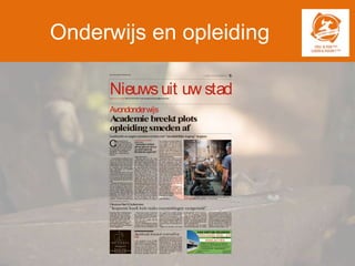 Onderwijs en opleiding
15GAZETVANANTWERPEN
VRIJDAG 25 SEPTEMBER 2015
S
Nieuwsuit uw stadNieuwsuit uw stad?Bel 03­210 03 69 of mail gvaregiometropool@concentra.be
Ramen en deuren ( PVC, alu, Passief huis )
Poorten en automatisaties Hörmann
Zonwering ( tenten, screens, terrasoverkappingen )
Voorzetrolluiken / raamdecoratie
Broechemsesteenweg 291 Tel.: 03-410 12 20
2560 Nijlen Fax: 03-481 91 70
www.vanhirtum.be info@vanhirtum.be
VAN HIRTUM GEUDENS
OPEN DAGEN 28/09 – 4/10
KNALACTIES
( ma - zo: 10u00-18u00 )
Reserveer tijdig!
T. 03 484 56 86 -03 484 34 28
www.deengel.be
Z a nd ho ven
Apotheek brutaal overvallen
b Een apotheek in de Camille
Huysmanslaan iswoensdagover-
vallen. Twee verdachten bedreig-
den de twee aanwezige mede-
werkstersmet een vuurwapen en
een mes en dwongen hen omde
inhoud van de kluis af te geven.
Een derde verdachte stond ver-
moedelijk op de uitkijk. De drie
gingenmet het gelduit dekassa’s
aan de haal in de richtingvan de
Volhardingstraat. Ze zijn spoor-
loos. Een van de vrouwen raakte
lichtgewonddoordehardhandige
aanpakvan de overvallers. Beide
dameswarenergonderdeindruk
vandefeiten. Depolitievoert een
onderzoek. (dvd)
Kiel
Avondonderwijs
b Deopleidingsmeedkunst iseen
van de tientallen artistieke rich-
tingendievolwassenen inavond-
onderwijskunnen volgenaanhet
KASKA-DKO, voluit de Koninklij-
ke Academie voor Schone Kun-
sten Antwerpen en Deeltijds
Kunstonderwijs.
Bij smeedkunst doe je wat een
hoefsmidenHoefnixindeverha-
lenvanAsterixdoen,ijzersmelten
en vormgeven opeen aambeeld,
maar dan gericht op kunst of de-
sign.
Vorigjaar alhadderaadvanbe-
stuur van de academie besloten
om de richting te laten uitdo-
ven. Er zouden geen nieuwe stu-
denten meer worden ingeschre-
ven. De reden: duur en lastigom
tegemoet te komen aan de
milieueisen. Zo wordt met kool-
vuren gewerkt omhet metaal te
smelten, watleidt totuitstootvan
Leerkrachtennegencursistenmoetenmet“onmiddellijkeingang”stoppen
DIRK HENDRIKX
Academie breektplots
opleidingsmedenaf
FRANÇOISVANDEWAETER
Cursist smeden
‘‘Wehaddennochtans
zelf het geldvoor dehuur
vandesmidseinde
Blindestraat ingezameld.’’
François Van de Waeter (rechts) en een collega­cursist kijken hoe
leraar Paul Dekker het voordoet. FOTO FREDERIK BEYENS
b “Hetdossieriszeker2centimeter
dik. Het gaat bijvoorbeeld omver-
luchtingsnormendieweniethalen.
Of de elektriciteit in het oude ge-
bouw die niet voldoet aan de
nieuwstenormen.”
Voor de arbeidsinspectie hebben
cursistenaandeacademiehetzelf-
destatuut alspersoneelsleden,wat
wil zeggen dat dezelfde strenge
normen voor hun ‘werkomgeving’
gelden als in privébedrijven. “Het
gaatechtheelver.Ikhebzegezegd
datalszezoscholenbeoordelen,er
veel moeten sluiten. Hun ant-
woord: dit zijn nu eenmaal de re-
gels.”
Volgens de directeur overwegen
de drie partnersvan de academie,
waar 950 volwassenen cursussen
volgen, omnudriemiljoeneurote
investeren. “Maar dat is nog niet
formeel.”DepartnerszijndeUAnt-
werpen, het gemeenschapsonder-
wijsenAP-Hogeschool.
De problemen van de smidse
noemt hij onoplosbaar. “In Ander-
lecht heeft de gemeenschap3mil-
joeneurogeïnvesteerdindesmeed-
richtingenhetisnogniethelemaal
volgens de normen. De beslissing
omnutestoppen,isgenomendoor
deraadvanbestuur. Ikbegrijpwel
dat de cursisten het er lastig mee
hebben. Ik hoop dat ze zelf een
doorstartkunnenmaken.” (dh)
Directeur Bart’d Eyckermans
leeft mee met de cursisten
smeedkunst, maar er hangt
zijn academie een nog veel
donkerder wolk boven het
hoofd: een lijvig rapport van
de arbeidsinspectie waarin
een hele reeksovertredingen
wordt opgesomd.
DirecteurBart’dEyckermans
“Inspectie heeft hele reeks overtredingen vastgesteld”
ongezondegassen.
“Allemaal goed en wel, maar
waaromlaten ze ons starten om
dannadriewekendehakbijltela-
ten vallen”, fulmineert François
Van de Waeter. Hij iseen 68-jari-
ge gepensioneerde brandweer-
man uit Deurne die al prijzen
haalde als beeldhouwer en zich
nu in het smeden wilde bekwa-
men. “Weet je wat het is? Vlak
voor devakantieliet deacademie
weten dat ze nog meer dan
4000 eurotekort kwamen omde
historische smidse van het Zui-
derpershuisverder tekunnenhu-
ren. Leraar PaulDekker endean-
dere cursisten – ik was daar zelf
niet bij toen –hebben dat geld in
tien dagen tijd effectief bij me-
kaar gekregen door sleutelhan-
gers te smeden en te verkopen
voor10eurohetstuk.Dathadden
ze niet verwacht. Dan zijn ze
maar weer begonnen in septem-
ber,omdannutochdestekkerer-
uit te trekken. De directeur is ko-
men zeggen dat het om veilig-
heidsredenen is, wegens de paar
elektrische toestellen die we ge-
bruiken, zoalsslijpmolens enval-
hamers. Toen we voorstelden om
diedanmaaraandekanttelaten,
wasde uitstoot van de koolvuren
plotshet struikelblok.”
Leerkracht Paul Dekker iser het
hart van in. “Ikwil opzelfstandi-
ge basis doorgaan met deze
groep. Die 4000 euro krijgen we
terug, dat isonsalbeloofd. Daar-
meekunnenwehetgewoonopei-
gen houtje voortzetten.”Het eni-
gealternatiefvoor decursistenin
onslandisdeacademieinAnder-
lecht, waar een dertigtal kandi-
daat-smedenactiefis. “Moetenze
daar dan helemaal naartoe voor
een opleiding die de volle zeven
jaar duurt? Ikhebéén cursist die
al in zijn zesde jaar zit. Moet hij
danmaar stoppen?”
“We hadden onze 420 euro in-
schrijvingsgeld al betaald”, zegt
François Van de Waeter. “Als ze
onsnumaar eensgewoondit ene
jaar noglatenafmaken, dat ishet
enigedat wevragen.”
C
onsternatie bij de
leraar smeedkunst en
zijn negen cursisten aan
de academie: ze kregen
te horen dat hun richting met
onmiddellijke ingang wordt
stopgezet. “We mochten
starten op 1september en
dan dit.” 
 