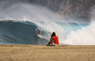 SURFER RULE 2016 — 113112 — SURFER RULE 2016
Acción en el agua con capturas
multiángulos. Foto: Ryan Schnell.
 