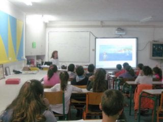 ΣΤΙΓΜΕΣ ΑΠΟ ΤΗΝ 9η ΕΚΘΕΣΗ ΠΑΙΔΙΚΟΥ ΒΙΒΛΙΟΥ ΣΤΟ ΣΧΟΛΕΙΟ ΜΑΣ ΜΕ ΤΗΝ ΠΑΡΟΥΣΙΑ ΤΩΝ ΣΥΓΓΡΑΦΕΩΝ, ΕΥΑΣ ΚΑΣΙΑΡΟΥ ΚΑΙ ΒΑΣΙΑΣ ΧΑΤΖΗΓΙΑΝΝΑΚΗ