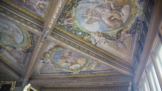 Tríptico de la Virgen y el Niño en 
majestad con San Bernardo, San Juan 
Bautista y cuatro ángeles.
Jacopo del Casentino. ...