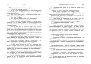 268                             LA META                                                       ELIYAHU M. GOLDRATT JEFF COX                    269


    Bill me mira directamente a los ojos y pregunta:                           — Los milagros sólo existen en los cuentos de hadas —dice
    — ¿No crees que tiene algo de razón?                                   Hilton cínicamente.
    — No, no lo creo. Mientras mantenga mis gastos operativos bajo             Nadie dice una palabra. Finalmente, no puedo contenerme:
control y Johnny Jons sea feliz, no veo por qué los beneficios no              — Bueno, ¿cuál es el veredicto? ¿Se va a cerrar la planta?
pueden seguir subiendo.                                                        — No —dice Bill—. Desde luego que no. ¿Crees que somos tan
    — Bien —dice y llama a Meg—. ¿Puedes decir a Hilton, Ethan y           malos directivos como para cerrar una mina de oro?
Johnny Jons que vengan, por favor?                                             Suspiro aliviado. Hasta ahora no me había dado cuenta de que
    — ¿Qué pasa? —pregunto.                                                estaba conteniendo el aliento.
    — No te preocupes, espera y verás —dice tranquilamente.                    — Como director de productividad de la división —dice Hil
    No pasa mucho tiempo mientras llegan todos y se sientan.               ton con el rostro encendido— creo que tengo derecho a protestar.
    — Hilton —dice Bill volviéndose hacia él—, ya has oído el                  Bill le ignora y, volviéndose hacia Ethan y Johnny, pregunta:
informe de Alex esta mañana. También has visto los resultados. Como            — ¿Se lo decimos ahora o esperamos al lunes?
director de producción de la división y como director de fábrica colega,       Los tres ríen.
¿cuál es tu consejo?                                                           — Hilton, esta mañana te he pedido que ocuparas mi puesto
    — Creo que Alex debe ser llamado al orden —dice con tono               mientras nos reuníamos con Granby. De aquí a dos meses, nosotros
formalista—. Y creo que se deben tomar medidas inmediatas en su            tres vamos a subir de escalafón para dirigir el grupo. Granby nos
planta, antes de que sea demasiado tarde. La productividad en la planta    dejó a nosotros la decisión de elegir al próximo director de la divi
de Alex se está deteriorando, el coste de los productos está aumentando    sión. Creo que los tres ya lo hemos decidido. Enhorabuena, Alex;
y no se están siguiendo los procedimientos adecuados. Creo que se hace     tú serás quien me reemplace.
imprescindible tomar medidas urgentes.
    Ethan Frost se aclara la garganta y, cuando todos le miramos, dice:        Cuando regreso a la planta, Fran me entrega un mensaje.
    — ¿Y qué pasa con el hecho de que, en los últimos dos meses, la           — Es de Bill Peach. ¿Qué es lo que pasa?
planta ha pasado de tener pérdidas a tener beneficios, al tiempo que          — Avisa a todo el mundo. Traigo algunas buenas noticias —le
revierte un montón de liquidez a la división?                              digo sonriendo.
    — Esto es sólo un fenómeno temporal —afirma Hilton—. De-                   El mensaje de Bill es el siguiente: «Te recomiendo que dediques los
bemos esperar pérdidas importantes en un futuro muy cercano.               próximos dos meses a prepararte. Todavía tienes mucho que aprender,
    — Johnny, ¿tienes algo que añadir? —pregunta Bill.                     pez gordo».
    — Sí, desde luego. La planta de Alex es la única que puede
producir milagros: entregar lo que el cliente necesita en un plazo de          Por fin consigo alcanzar a Jonah en Nueva York y ponerle al día
tiempo sorprendentemente corto. Todos habéis oído sobre la visita de       sobre los últimos acontecimientos. Aunque satisfecho por mí, no parece
Burnside. Con una planta así respaldando las ventas, pueden salir y        sorprendido.
arrasar el mercado.                                                            — Y yo, que he estado todo este tiempo preocupado por mi planta
    — Sí, pero ¿a qué precio? —reacciona Hilton—. Reduciendo los           —le digo—. Ahora parece que voy a tener tres.
lotes mucho más allá de su medida óptima. Dedicando toda la planta a           — Buena suerte —dice Jonah—. Sigue haciendo un buen trabajo.
un solo pedido. ¿No ves las consecuencias a largo plazo?                       Rápidamente, antes de que deje el tema, pregunto con voz de-
    — ¡Yo no he dedicado la planta a un único pedido! —no puedo            sesperada:
contener mi ira—. De hecho, no he dejado ningún pedido atrasado.               — Me temo que la suerte no va a ser suficiente; me siento ago
Todos mis clientes están satisfechos.                                      biado. ¿Podrías echarme una mano?
 