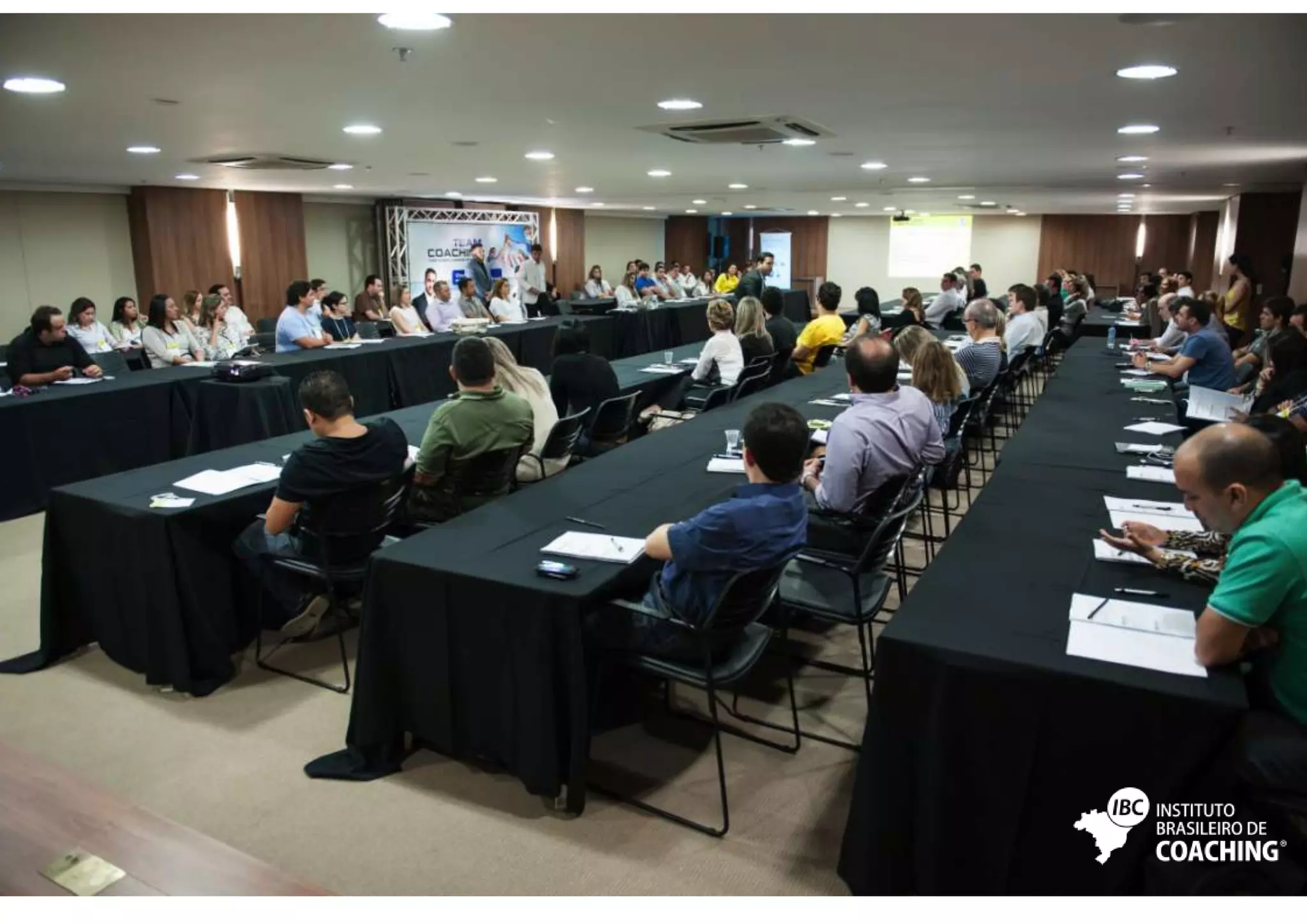 MINHA HISTÓRIA E COMO FIZ
ACONTECER COMO COACH
Marcos Tito
Empresário e Master Coach IBC