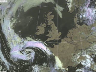 The British Isles experiences varied weather, which is 
brought about by winds which drive air masses from 
their source region. 
At their source they have certain characteristics, e.g. 
wet or dry, hot or cold. 
On their journey (path) air masses are modified. 
When these air masses reach British Isles they 
influence local weather conditions. 
 