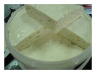 PROTEOLIZA
   može znatno poremetiti tehnološku kvalitet mlijeka
                   (koagulacija);
 Proteolitičke bakterije: Proteus, Pseudomonas,
Serratia, Alcali- genes → uzrokuju gorčinu i “slatko
          Alcali-
grušanje” sirovog mlijeka;

  Proteus i Pseudomonas → dobro rastu i
razmnožavaju se u hladnom mlijeku, djeluju i
lipolitički;

 Bacillus i Clostridium → mogu preživjeti
pasterizaciju (sporo- gene) →
acidoproteolitičke bakterije
 