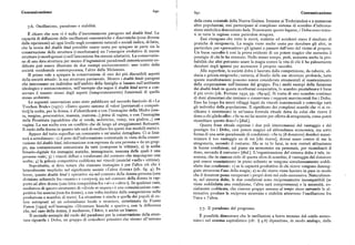 Comunicazione 690 69? Comunicazione
della costa orientale della Nuova Guinea. Insieme ai Trobriandesi e a numerose
7.6. Oscillazione, paradosso e stabilità. altre popolazioni, essi partecipano al complesso sistema di scambio d'informa
zione simbolica denominato kula. Nonostante questo legame, i Dobu sono temu
È chiaro che non vi è nulla d'inerentemente patogeno nel double bind. La ti in tutta la regione come pericolosi stregoni.
capacità di diffusione delle oscillazioni omeostatiche e diacroniche (cosa diversa Essi ritengono che tutte le morti, malattie ed accidenti siano il risultato di
dalle ripetizioni ) ad ogni livello negli ecosistemi naturali e sociali indica, di fatto, pratiche di stregoneria. La magia viene anche usata per derubare gli altri, in
che la teoria del double bind potrebbe essere usata per spiegare in parte sia la particolare per «persuadere» gli ignami a passare dall'orto del vicino al proprio.
conservazione della struttura («morfostasi») sia l'emergere evolutivo di nuove Un buon raccolto è cosi la prova evidente di un potere magico che aumenta il
strutture («morfogenesi ») nell'interazione fra sistemi adattativi. La conservazio prestigio di chi lo ha ottenuto. Nello stesso tempo, però, aumenta anche la pro
ne di una data struttura per mezzo d'ingiunzioni paradossali sistemicamente co babilità che altri potranno usare la magia contro la vita di chi li ha palesemente
dificate può essere illustrata da due esempi socioeconomici: uno tratto dalla derubati degli ignami per accrescere il proprio raccolto.
società occidentale contemporanea, l'altro dalla Melanesia. Alla superficie, la società dobu è lacerata dalla competizione, da ruberie, sfi
Il primo vale a spiegare la conservazione di uno dei piu discutibili aspetti ducia e gelosia reciproche ; tuttavia, al livello delle sue strutture profonde, tutte
della società attuale: la sua struttura patriarcale. Mentre i double bindspatogeni queste manifestazioni possono essere considerate strumentali al mantenimento
che interessano un individuo nell'ambito della famiglia si basano sull'ambiente della cooperazione nell'insieme del gruppo. Fra i molti esempi della funzione
ideologico e socioeconomico, nell'esempio che segue il double bindserve a con dei double bindsin questa morfostasi cooperativa, lo scambio pwatukrvara è forse
servare il tessuto stesso degli aspetti (temporaneamente) funzionali di quello il piu ovvio [cfr. Fortune?9gz, pp. ?89-9z]. Si tratta di uno scambio continuo
stessoambiente di doni alimentari che iniziano e conservano i rapporti matrimoniali fra i Dobu.
Le seguenti osservazioni sono state pubblicate nel secondo fascicolo di «Le Esso ha luogo fra interi villaggi legati da vincoli matrimoniali e coinvolge tutti
Torchon Brule» (?97?) : «Entro questo sistema di valori [patriarcali e competi gli individui della popolazione. Il significato dei complessi scambi che vi si ve
tivi] la scelta, per la donna, è d'identificarsi o con l'immagine della Madre (san rificano è sintetizzato in un'unica formula rituale detta da colui che riceve il
ta, vergine, procreatrice, massaia, mamma...) priva di vagina, o con l'immagine dono a chi glielo offre : «Se tu mi fai morire per effetto di stregoneria, come potrò
della Prostituta (sgualdrina che si vende, seduttrice, vamp, oca giuliva...) con ricambiare questo dono>» [ibid.].
vagina. La sua scelta crea un conflitto che dà luogo ad atteggiamenti fluttuanti, Questa frase rituale esprime i due poli interconnessi del vantaggio e del
Il ruolo della donna in quanto tale sarà di oscillare fra questi due modelli statici ». prestigiofra iDobu, cioè potere magico ed abbondanza economica, ma sotto
Appare del tutto superfluo un commento o un'analisi dettagliata. Ci si limi forma di una serie paradossale di condizioni : «Se tu [il donatore] desideri massi
terà asottolineare :?) il peso dell'informazione contestuale in vista della conser mizzare il tuo vantaggio su di me [chi riceve], dovrai usare contro di me la
vazione del double bind,informazione non espressa da una persona o da un grup stregoneria,secondo il costume. Ma se tu lo farai,io non resterò abbastanza
po, ma costantemente comunicata da tutti (comprese le vittime); z) la scelta in buone condizioni, sul piano sia economico sia personale, per ricambiarti il
binario-digitale fra immagini statiche, immaginarie, nessuna delle quali è una d ono, secondo il costume» [ibid.]. L'organizzazione del sistema dobu è tale, in
persona reale; g) i vincoli diflusi e totalizzanti del contesto che impongono una somma, che in ciascun ciclo di questa sfera di scambio, il vantaggio del donatore
scelta; 4) la gelosia competitiva codificata nei vincoli (anziché «nelle» vittime). può essere massimizzato in pieno soltanto se vengono simultaneamente soddi
Soprattutto, si deve notare che ciascuna immagine è per l'altra ciò che è sfatte due condizioni: ? ) se le capacità produttive di chi riceve vengono danneg
letteralmente implicito nel significante sociale «l'altra donna» (cfr. fig. 4). In giate àttraverso l'uso della magia; z ) se chi riceve viene lasciato in pace in modo
breve, questodouble bind è operativo sianelcontesto della donna-persona (una che il donatore possa recuperare i propri doni nel ciclo successivo. Naturalmen
divisione schizoide fra «mente» e «corpo»), sia nel contesto della donna in rap te, nel sistema dobu, le due condizioni sono reciprocamente incompatibili (se
porto ad altre donne (una lotta competitiva fra «sé» e «altra»). In qualsiasi caso, viene soddisfattauna condizione, l'altra sarà compromessa ) e la necessità, so
mediatore di questo strumento di «divide et impera» è una comunicazione com cialmente codificata, che ciascun gruppo assuma al tempo stesso entrambele al
petitiva fra uomini (non fra donne), a sua volta mediata dalla competizione nella ternative produce la reciproca sicurezza e stabilità attraverso l'oscillazione fra
produzione e scambio di merci. La situazione è simile a quella dei popoli di co l'una e l'altra.
lore sottoposti ad un colonialismo locale o straniero, sintetizzata da Frantz
Fanon [ ?95z] nell'immagine «Diventare bianchi o sparire», con la differenza 7.7. Il paradosso del progresso.
che, nel caso della donna, il mediatore, l'Altro, è anche un bianco.
Il secondo esempio del ruolo del paradosso per la conservazione della strut E possibile dimostrare che le oscillazioni a breve termine del «ciclo econo
tura riguarda i Dobu, un gruppo di orticoltori primitivi che vivono all'interno mico» nel sistema capitalistico (cfr. $ y.6) dipendono, in modo analogo, dalla
 