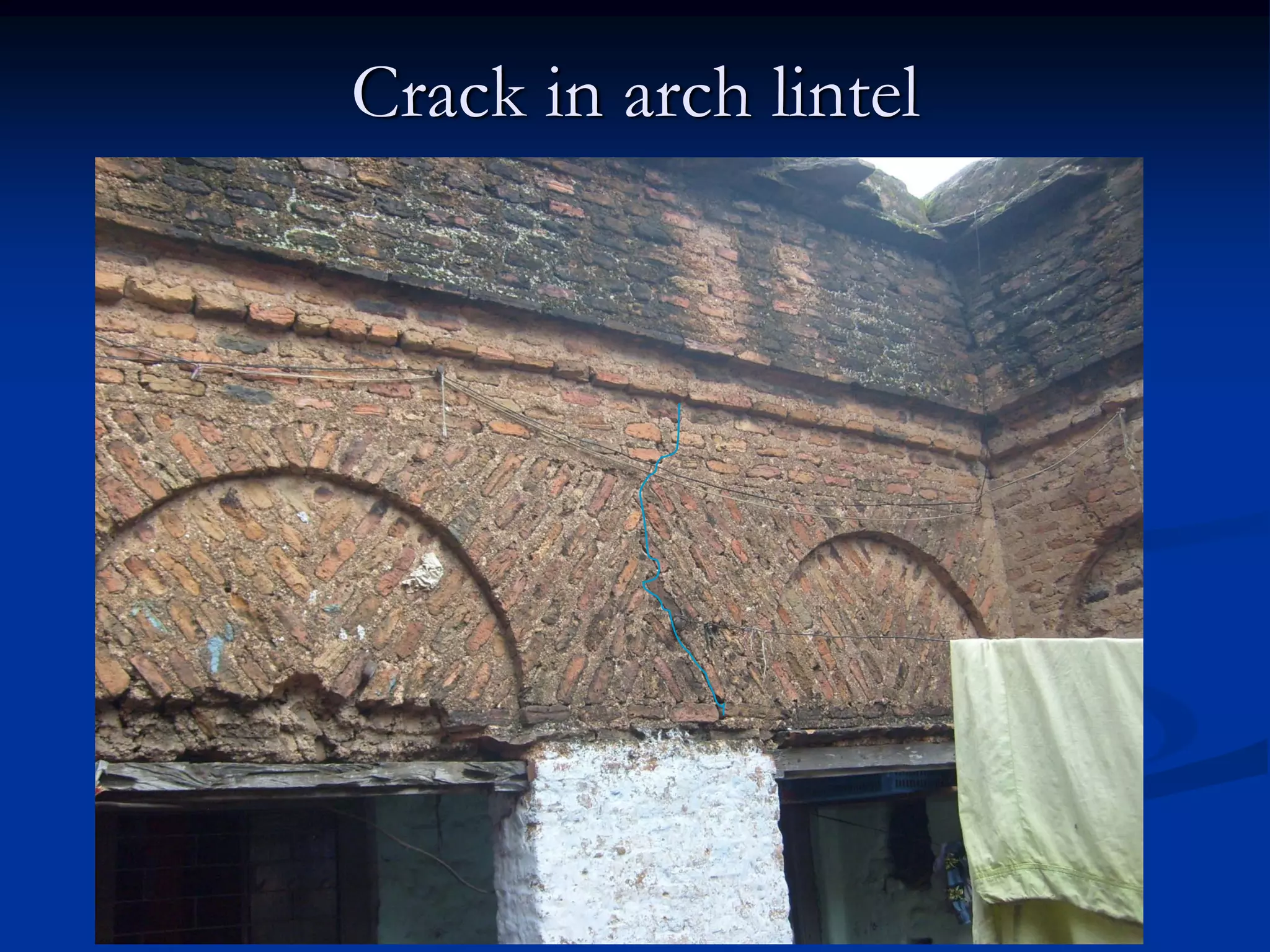 Crack in arch lintel

 