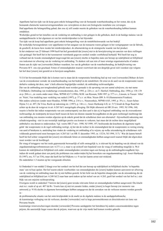 Appellante had ten tijde van de koop geen enkele belangstelling voor de bestaande waterhuishouding en liet weten, dat zij de
bestaande chemische waterzuiveringsinstallatie zou verwijderen en door een biologische installatie zou vervangen.
Had appellante die belangstelling gehad, dan zou zij zelf zonder moeite de gebreken van de waterhuishouding hebben kunnen
ontdekken.
Werkelijke grond tot het instellen van de vordering tot ontbinding is niet gelegen in die gebreken, doch in de huidige malaise van de
aardappelbranche in het algemeen en van het minikrielproduct in het bijzonder.
Ten tijde van de koop had appellante geen enkele belangstelling voor de rentabiliteitswaarde van het bedrijf.
De werkelijke beweegredenen voor appellanten tot het aangaan van de transactie waren gelegen in het vestigingspunt van de fabriek,
de goodwill, de know-how inzake het minikrielproduct, de afnemerskring en de strategische waarde van het product.
In het eindarrest van 25 februari 1998 heeft het hof geoordeeld dat [eisers] niet in de bewijslevering ten aanzien van deze stellingen
zijn geslaagd. Het heeft het in het tussenarrest voorshands gegeven oordeel zonder voorbehoud herhaald. Wel heeft het nog in
verband met de tweede omstandigheid toegevoegd dat aan [eisers] slechts in beperkte mate een beroep op redelijkheid en billijkheid
zou toekomen ter afwering van de vordering tot ontbinding. Te denken valt aan min of meer ernstige organisatorische of andere
fouten aan de zijde van [verweerder] Beheer waardoor, los van de gebreken van de waterhuishouding, de bedrijfsvoering van
Provamo B.V. zou zijn geschaad. Feiten of omstandigheden waaruit voortvloeit dat een dergelijk geval zich voordoet zijn volgens
het hof door [eisers] niet gesteld en te bewijzen aangeboden.
5) Uit het bovenstaande blijkt dat is komen vast te staan dat de wanprestatie betrekking had op wat voor [verweerder] Beheer de kern
van de overeenkomst vormde: de waterhuishouding van het bedrijf en de rentabiliteit. De ernst en de aard van de wanprestatie waren
derhalve zodanig dat deze, naar ’s hofs alleszins begrijpelijke oordeel, de ontbinding rechtvaardigden.
Dat van de ontbinding een terughoudend gebruik moet worden gemaakt is de opvatting van een aantal schrijvers; zie met name
F.B.Bakels, Ontbinding van wederkerige overeenkomsten, diss. 1993, p. 226 e.v. en T. Hartlief, Ontbinding, diss. 1994, p. 138-139
en p. 204 e.v., en voorts onder meer Abas, WPNR 6217 (1996), M.M. van Rossum, NJB 1997, p. 577 e.v., Linssen, in Tussen `Alles'
en `Niets', Van toedeling naar verdeling van nadeel (1997), p. 57 e.v. en Mon. Nieuw BW A-10 (Hammerstein/Vranken).
Met andere schrijvers (onder meer Hondius, NTBR 1994, p. 218 e.v.; Nieuwenhuis, WPNR 6165, 1995, p. 39 e.v.; Asser-SchutHijma 5-I, nr. 497; De Vries, Recht op nakoming etc. (1997), p. 146 e.v.; Asser-Hartkamp 4-II, nr. 517) houdt de Hoge Raad het
echter op de door de wetgever in art. 6:265 lid 1 neergelegde afweging. Dit blijkt allereerst uit HR 24 nov. 1995, NJ 1996, 160,
waarin is beslist dat indien wanprestatie van een contractspartij van dien aard is dat zij in beginsel ontbinding van de overeenkomst
rechtvaardigt, de wederpartij de keuze heeft tussen de hem ten dienste staande bevoegdheden en dat geen rechtsregel meebrengt dat
van ontbinding zou moeten worden afgezien op de enkele grond dat de schuldeiser door een alternatief - bijvoorbeeld nakoming met
schadevergoeding - niet in een wezenlijk nadeliger positie zou komen te verkeren, laat staan dat de rechter deze mogelijkheid
ambtshalve zou dienen te onderzoeken. Vgl. voorts HR 27 nov. 1998, NJ 1999, 197, beslissende dat krachtens de algemene regels
geldt ‘dat wanprestatie in de regel ontbinding wettigt, zij het dat de rechter in de omstandigheid dat de wanprestatie zo weinig ernstig
van aard of betekenis is, aanleiding kan vinden de vordering tot ontbinding af te wijzen, op welke uitzondering de schuldenaar zich
voldoende gemotiveerd moet beroepen (art. 6:265 lid 1 en HR 31 december 1993, nr. 15216, NJ 1994, 317).’ Wat dit laatste betreft
heeft het hof echter vastgesteld dat [eisers] onvoldoende feiten en omstandigheden hebben aangevoerd waaruit blijkt dat afgeweken
moet worden van de hoofdregel.
De vraag of teruggave van het reeds gepresteerde bezwaarlijk of zelfs onmogelijk is, is relevant bij de bepaling van de inhoud van de
ongedaanmakingsverbintenissen (art. 6:271 e.v.), maar is op zichzelf niet bepalend voor de vraag of ontbinding mogelijk is. Wel
kunnen de redelijkheid en billijkheid zich onder omstandigheden verzetten tegen een beroep op de ontbindingsbevoegdheid, bijv.
indien dit wordt gedaan door een partij die problemen zou ondervinden bij het bewerken van ongedaanmaking (vgl. Asser-Hartkamp
II (1997), nrs, 517 en 534), maar dat heeft het hof blijkens r.o. 9 van het laatste arrest niet miskend.
De onderdelen 1-3 moeten op het voorgaande afstuiten.
6) Onderdeel 4 van middel 2 klaagt over het oordeel van het hof dat een beroep op redelijkheid en billijkheid slechts ‘in beperkte
mate’ een rol kan spelen. Het hof noemt enkele voorbeelden van omstandigheden die [eisers] hadden kunnen aanvoeren ter afwering
van de vordering tot ontbinding maar die zij niet hebben gesteld. In het licht van de beperkte draagwijdte van de uitzondering die de
redelijkheid en billijkheid (art. 6:248 lid 2) naar haar aard maken op het stelsel van art. 6:265, geeft het oordeel van het hof m.i. niet
blijk van een onjuiste rechtsopvatting.
Overigens wordt in onderdeel 7 betwist dat [eisers] geen terzake relevante feiten en omstandigheden hebben aangevoerd. Die klacht
stuit m.i. reeds af op art. 407 lid Rv. Voorts kan zij niet tot cassatie leiden, omdat [eisers] in hoger beroep (zie memorie van
antwoord, p. 9/10) slechts in algemene bewoordingen hebben aangegeven dat de oorzaken van de verliezen moeten worden gezocht
in :
de problematische situatie van het mini-krielprodukt in de markt en de algehele malaise in de aardappelenbranche;
de kunstmatige verhoging van de verliezen, doordat [verweerder] veel te hoge personeelskosten en directiekosten ten laste van
Provamo bracht;
kunstmatige winstverschuivingen doordat [verweerder] Provamo aardappelen liet betrekken bij andere concernonderdelen tegen
prijzen, die aanzienlijk hoger waren dan de prijzen, waarvoor op de vrije markt had kunnen worden gekocht.

162

 