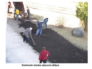 Darbinieki steidza atjaunot zālājus

 