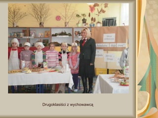 Drugoklasiści z wychowawcą 