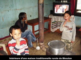 Intérieure d’une maison traditionnelle rurale du Bhoutan
 