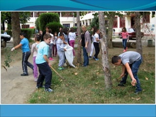 16.9.13.АКЦИЈА УРЕЂИВАЊА ШКОЛСКОГ ДВОРИШТА