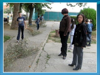 16.9.13.АКЦИЈА УРЕЂИВАЊА ШКОЛСКОГ ДВОРИШТА