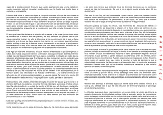 regalo de la tarjeta personal. Si ocurre que vuestro apartamento sea un día visitado en
vuestra ausencia, podrán constatar, posiblemente que la huella que puede dejar el
visitante es una cagadita.
Estamos acá sobre el plano del objeto a, ninguna sorpresa a lo que de tales cosas se
producen en las relaciones con sujetos que ustedes acorralan por vuestro discurso sobre
las vías del inconsciente; en verdad hay grandes y fuertes excusas en la carencia que
demuestran los psicoanalistas de hoy a sostenerse a la altura teórica que exige su praxis.
Podrán ver las fórmulas de lo que es para ellos la función de las resistencias, de las que
quiero estar también seguro trataré de darles lo esencial, su resistencia, Ustedes verán
que la necesidad se engancha en la resistencia y que ella no sabe limitarse a los no
psicoanalizados.
El tema que trataré de darles de la relación del no pensar y del no ser (no me crean sobre
la pendiente de la mística sino del pienso y no soy) permitirá por primera vez de una
manera sensible, marcar no sólo la diferencia, el no-recubrimiento de lo que se llama
resistencia y de lo que se llama avance sino marcar, de una manera esencial aunque
inédita, qué hay en esto de la defensa, que es propiamente lo que cierne, lo que preservo
exactamente el no soy. Es a falta de saber que todo esta desplazado, socavado en la
mira, que cada uno fantasmatiza qué puede ser la realidad del inconsciente.
Este algo que nos falta, escabroso, a lo que estamos enfrentados no por contingencia, a
saber, esta nueva conjunción del Ser y del Saber, esta aproximación distinta al término
verdad, hace del descubrimiento de Freud algo no reductible ni criticable en medio de una
reducción a la ideología que sea. Si el tiempo me deja indicaré en qué no perderán nada
reabriendo a Descartes de entrada; si lo anuncio no es por la vanidad de agitar algún
oropel destinado a fascinarlos, ya que también es el pivote alrededor del cual hago girar
este retorno necesario a los orígenes del sujeto, gracias a lo cual podamos retomarlos en
términos de sujeto. ¿Por qué?. Porque precisamente es en estos términos que Freud
articula su aforismo esencial en torno al cual he aprendido no solamente orientarme, sino a
orientar a los que, me escuchan Wo es war soll lch verden. El ich en esta fórmula, en la
fecha en que ha sido articulada en las Nuevas Conferencias...., no podría ser tomado por
la función das Ich tal como está articulada en la segunda tópica. Tal como lo he escrito: Allí
donde eso estaba debo devenir, y he agregado como sujeto, pero es un pleonasmo.
He encontrado ante ustedes, el sentido del cogito alrededor del soy de igual manera en el
aforismo de Freud, no podemos encontrar fórmula más digna que la que él había soñado
(aquí ha sido descubierto el sentido del sueño): el Wo es war, allí donde eso estaba debe
devenir ich; si lo graban no dejen de hacer saltar la coma, lo que quiere decir, en el lugar
donde Freud pone esta fórmula, quede lo que se trata en esta indicación no es de la
esperanza que de repente los seres humanos se expresen en un lenguaje de gusano. ¡El
yo debe desarrollar al Ello!. Freud indica allí nada menos que esa revolución del
pensamiento que su obra necesita.
Está claro que hay allí una deficiencia, peligrosa para quien avance como en mi caso, para
sostenerla en su lugar.
Un tal Abelardo dice un día estos términos: La lógica me ha hecho tener ganas de mundo,
y es sobre este terreno que entiendo llevar los términos decisivos que no confundan
cuando se trata del inconsciente. Se verá o no si alguno puede articular algo. Allí me
deslizo fuera.
Para asir lo que hay allí del inconsciente, quiero marcar, para que ustedes puedan
preparar vuestro espíritu por algún ejercicio, que lo que no está allí prohibido exactamente
esta especie de movimiento de pensamiento, el del cogito; en tanto que el análisis
necesita del Eros no exige de ninguna manera la presencia de algún imbécil.
Descartes publica su cogito, lo articula, este movimiento del Discurso del método se
desarrolla en escrito, se desarrolla a alguien, él lo lleva sobre los caminos de una
articulación, siempre más prudente después, de repente alguna cosa pasa que consiste e n
cambiar estos caminos trazados para hacer surgir otra cosa: el soy. Hay allí cierta especie
de movimiento que trato de calificar para ustedes de manera más precisa, que es aquella
que no se encuentra más que alguna vez en el curso de la historia, podría designarleslo
mismo en el séptimo libro de Euclides, en la demostración, es del mismo orden. Cualquiera
que sea la formula que pudieran, si eso se encontrara, dar de la génesis de los primeros
números, seria necesario, nadie aún ha encontrado esta fórmula, pero encontraría que él
tendría la prueba de que hay otras que esta fórmula no puede dar.
Este nudo donde se marca el punto esencial de cierta relación que es aquella del sujeto
pensado, esta en la misma línea en la que yo tocaba el año pasado la apuesta pascaliana;
si se refieren a lo que en matemática moderna se llama aprehensión diagonal, dicho de
otra manera lo que permite a Cantor instaurar una diferencia entre los infinitos, tienen
siempre los mismos movimientos. Pueden proporcionarse el opúsculo de San Anselmo,
donde leerán el capítulo dos, para volver a recordar a título de ejercicio lo que la
imbecibilidad universitaria ha hecho caer en el descrédito bajo el nombre de argumento
ontológico. Ustedes creen que un San Anselmo no sabía que pensar es el más perfecto
ejercicio que existe, lo sabía muy bien.
Es el alcance de esta marcha que trato de designarles, consiste en conducir al adversario
sobre un camino y que sea de su brusco desapego como sería una dimensión hasta
entonces inadvertida. Tal es el error de la relación a la dimensión del inconsciente como
este movimiento imposible, todo esta permitido en el inconsciente salvo articular: entonces
soy.
Necesita otro abordaje, el abordaje lógico que trataré trazar ante ustedes, rechaza a su
nada y a su futilidad todo lo que ha sido articulado en términos fangosos de psicología
alrededordelautoanálisis.
La dificultad que puedo tener reanimando en un campo donde la función se afirma y se
cristaliza justamente de dificultades noéticas, todo el abordaje teórico del inconsciente,
punto demasiado comprensible que no excluye más que en este medio que la juntura se
haga sobre el plano de la técnica y de la interrogación precisa, por ejemplo para poder
exigir que se encuentre ahí el término que justifica el psicoanálisis didáctico. La cuestión
para mí puede plantearse en una consecuencias de un discurso, de las circunstancias, y
también de la línea, para mí, para hacer uso de un rodeo, aquel que me imponen estas
circunstancias, de abrir este discurso sobre Freud a un público más grande.
 