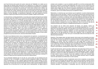 que Freud formula como pulsión de muerte, traducción de Todestrieb, es a saber que no
puede dejar de extender esta constricción de la repetición en un campo que no envuelva
solamente al de la manifestación viviente sino que desborde incluyéndola en un paréntesis
de un retorno a lo inanimado. Nos solicita por lo tanto hacer subsistir como viviente, nos
hace falta meter allí este término entrecomillas, una tendencia que extiende su ley más allá
de la duración del viviente. Miremos más de cerca ya que está allí lo que hace obstáculo,
ante lo cual se revela desde un principio en tanto la cosa no está comprendida, se revela
desde un primer abordaje, un pensamiento habituado a dar cierto soporte al término
tendencia, soporte que acabo de evocar poniendo la palabra viviente entrecomillas.
La vida entonces, en este pensamiento, no es más que el conjunto de fuerzas que resisten
a la muerte, para citar a Bichat, es el conjunto de fuerzas donde se significa que la muerte
sería para su vida su riel. En verdad esto no iría muy lejos, si se tratara del ente de la vida,
sino de lo que podemos en un primer abordaje llamar su sentido, es decir, algo que
podemos llamar en signos de una aparente espontaneidad vital, puesto que el sujeto no se
reconoce ahí más que donde hace falta que hubiera un sujeto. Ya que de lo que trata no
podría ser un simple efecto de la realidad del globo vital que estalla dejando el lugar en el
estado en que estaba antes, sino de algo que, por cualquier parte donde lo sigamos, se
formula no como simple retorno sino como un pensamiento de retorno, como un
pensamiento de repetición. Todo lo que Freud ha tomado la huella, en su experiencia
clínica, es donde va a buscarla, donde puntúa para él el problema, a saber, eso que se
llama la reacción terapéutica negativa, o aún eso que aborda a ese nivel como un hecho
de masoquismo primordial, como eso que en una vida insiste para quedar en cierto medio;
pongamos los puntos sobre las íes, decimos enfermedad o fracaso.
Es esto lo que debemos tomar como un pensamiento de repetición: un pensamiento de
repetición es de otro dominio que el de la memoria. La memoria sin duda evoca la huella
también. ¿Pero la huella de la memoria, en que la reconocemos?. Ella tiene por efecto la
no-repetición. Si buscamos determinar en la experiencia en que un microorganismo está
dotado de memoria, lo veremos en esto: que el no reacciónará la segunda vez un
excitante como la primera vez. Después de todo esto nos hará falta hablar de la memoria
con prudencia, con interés, en suspenso al nivel de ciertas organizaciones inanimadas;
pero la repetición es otra cosa, si hacemos de la repetición el principio rector de un campo
en tanto que es propiamente subjetivo, no podemos dejar de formular eso que une de
hecho, a manera de cópula, lo idéntico con lo diferente. Esto nos replantea el empleo a
este fin de este rasgo unario del cual hemos reconocido la función electiva a propósito de
la identificación. Recordaré lo esencial en términos simples, habiendo podido probar que
una función tan simple, que parte llamativa en un contexto de filósofo o de pretendido tal
se haya podido encontrar oscura, hasta opaca, a este simple señalamiento: que el rasgo
unario juega rol de referencia simbólica, precisamente al excluir que sea la similitud, ni
tampoco la diferencia que se plantea al principio de la diferenciación.
Ya he subrayado bastante aquí el uso del uno, que es este uno que distingo del Uno
unificante, en ser lo incontable y en poder funcionar designando objeto tan heteróclitos
como un pensamiento, un velo, cualquier objeto que esté aquí a nuestro alcance. Es d ecir,
a tener por nula hasta sus más extrema diferencias como para instaurar su diferenciación
de otra cosa. He aquí qué nos da la función del número y todo lo que se establece sobre la
operación de la recurrencia de la cual saben que la demostración, se apoya sobre lo
probado como verdadero: lo que es verdadero para N+1 lo es de N, nos basta saber N+1
para que la verdad de un teorema esté asegurada. Eso funda un ser de verdad que es de
deslizamiento, esta suerte de verdad, si puedo decir, la sombra de una sombra, queda sin
asidero sobre imagen real. Para retomar el esquema identificatorio de la alienación y ver
como funciona, remarcaremos que el uno basal de la operación de la recurrencia todavía
no está ahí, que él no se instaura más que por la repetición misma.
Retomemos, no tenemos aquí que remarcar que la repetición no podría dinámicamente
deducirse del principio del placer, nosotros no lo hacemos más que para hacerles sentir el
mantenimiento de la menor tensión, como principio del placer, no implica de ningún modo
la repetición, al contrario, al continuar como una línea isotérmica terminará por llevar de
situación de placer en situación de placer al sostenimiento deseado de la menor tensión. Si
ella implica algún bucle, algún retorno, no puede ser más que por la vía, si se puede decir,
de una estructura externa que no es de ninguna manera impensable puesto que yo
evocaba siempre la existencia de una línea isotérmica. Esto no es así por más que se
implique la existencia del Zwang en la Wiederholung freudiana en la repetición.
Una situación que se repite como situación de fracaso, por ejemplo, implica las
coordenadas no de mayor y menor tensión sino de identidad significante de + ó - como
signos de lo que debe ser repetido. Pero ese signo no era llevado como tal por la situación
primera, no marcada del signo de la repetición, sin esto no sería primera más bien hace
falta decir que deviene la situación repetida y por eso está perdida como situación de
origen, que no hay algo perdido por el hecho de la repetición. Esto no solamente está
perfectamente vinculado en Freud, sino que lo ha articulado antes del enunciado del más
allá de principio del placer.
Desde los Tres ensayos para una teoría sexual vemos surgir como imposible el principio
del rehallazgo que hay en el metabolismo de las pulsiones esta función del objeto perdido
como tal; ya el simple abordaje de la experiencia clínica le había sugerido a Freud el
hallazgo y su función. Ella da el sentido de lo que surge bajo la rúbrica de la
Urverdrängung, es porque hace falta reconocer que lejos de haber en el pensamiento de
Freud ruptura hay más bien preparación para una significación entrevista, preparación de
algo que encuentra, en fin su estatuto último bajo la forma de una ley constituyente,
aunque no sea reflexiva, constituyente del sujeto mismo: la repetición.
El grafo de esta función, pienso que todos ustedes han visto pasar bajo la forma que le he
dado como soporte intuitivo, imaginativo, de esta topología del retorno, para que se
solidarice a la parte que es tan importante como su efecto representado, a saber, su efecto
retroactivo, cuando por el efecto del repitiente de lo que era a repetir deviene lo repetido.
El trazo sobre el cual se sustenta lo que esta repetido en tanto que remitente debe
enrularse, reencontrarse en el origen, trazo que así desde entonces marca lo repetido
como tal; este trazado es el doble bucle, el ocho invertido.
Es lo que en la operación primera, fundamental como tal de la repetición, da ese efecto
retroactivo que no se puede más que destacar, que nos fuerza a pensar la relación tercera
del uno al dos que constituye al retorno, que vuelve en bucle hacia ese uno para dar el
elemento no numerable que llamo el uno en más. Por no ser reductible a la serie de los
números naturales, ni adicionales, ni sustraíbles, ese uno y ese dos que se suceden
 