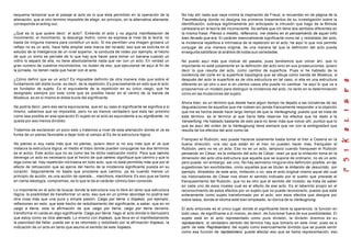 esquema temporal que el pasaje al acto es lo que esta permitido en la operación de la
alienación, que al otro termino imposible de elegir, en principio, en la alternativa alienante,
corresponde el acting-out.
¿Qué es lo que quiere decir: el acto?. Entiendo el acto y no alguna manifestación de
movimiento; el movimiento, la descarga motriz, como se expresa al nivel de la teoría, no
basta de ninguna manera para constituir un acto. Si me permiten una imagen grosera un
reflejo no es un acto, hace falta ampliar esta marca del no-acto; eso que se solicita en el
estudio de la inteligencia de un nivel superior, la conducta de rodeo por ejemplo, el hecho
de que un simio se percate de lo que hay que hacer para tomar un banana cuando un
vidrio lo separa de ella, no tiene absolutamente nada que ver con un acto. En verdad un
gran numero de vuestros movimientos, no duden de eso, que ejecutarse de aquí al fin de
la jornada, no tienen nada que hacer con el acto.
¿Cómo definir que es un acto? Es imposible definirlo de otra manera más que sobre el
fundamento del doble bucle, es decir, de la repetición, Es precisamente en esto que el acto
es fundador de sujeto. Es el equivalente de la repetición en su único rasgo, que he
designado siempre por este corte que es posible hacer en el centro de la banda de
Moebius, es en sí mismo el doble bucle del significante.
Se podría decir, pero eso sería equivocarse, que en su caso el significante se significa a sí
mismo, sabemos que es imposible, pero no es menos verdadero que esta tan próximo
como sea posible en esa operación El sujeto en el acto es equivalente a su significante; no
queda por eso menos dividido.
Tratemos de esclarecer un poco esto y tratemos a nivel de esta alienación donde el Je se
funda de un pienso favorable a dejar todo el campo al Es de la estructura lógica.
No pienso si soy nada más que no pienso, quiero decir si no soy más que el Je que
instaura la estructura lógica, el medio el trazo donde pueden conjugarse los dos términos
es el actúo. Este actúo que no es como les he dicho realización motriz. Para que camino
devenga un acto es necesario que el hecho de que camino signifique que camino y que lo
diga como tal. Hay repetición intrínseca en todo acto, que no está permitido más que por el
efecto de retroacción que se ejerce del hecho de la incidencia significante puesta en su
corazón. Seguramente no basta que proclame que camino, ya es cuando menos un
principio de acción, es una acción de opereta... marchons, marchons. Es eso que se llama
en cierta ideología, compromiso, es lo que le da el carácter cómico bien conocido.
Lo importante en el acto de buscar donde la estructura nos lo libre en tanto que estructura
lógica, la posibilidad de transformar un acto, eso que en un primer abordaje no podría ser
otra cosa más que una pura y simple pasión. Caigo por tierra o tropiezo, por ejemplo,
reflexionen en esto: que este hecho de redoblamiento del significante, a saber, que en mi
caigo a tierra, esta la afirmación de que caigo por tierra, caigo por tierra deviene,
transforma mi caída en algo significante. Caigo por tierra, hago el acto donde lo demuestro
que estoy como se dice aterrado. Lo mismo con tropiezo, que lleva en sí manifiestamente
la pasividad del fallar, puede ser si es retomado y redoblado por la afirmación tropiezo, la
indicación de un acto en tanto que asumo el sentido de este tropiezo.
No hay ahí nada que vaya contra la inspiración de Freud, si recuerdan en tal página de la
Traumdeutung donde no designa los primeros lineamentos de su investigación sobre la
identificación, subraya legítimamente por anticipado la intrusión que hago de la fórmula
cartesiana en la teoría del inconsciente. Se señala que ich tiene dos sentidos diferentes en
la misma frase: Pienso o medito, reflexiono, me relamo en el pensamiento de aquel niño
bien llevado que era. El carácter esencialmente significante como tal y redoblado del acto,
la incidencia repetitiva e intrínseca de la repetición en el acto, he aquí lo que nos permite
conjugar de una manera original, de una manera tal que la definición del acto pueda
enseguida satisfacer al análisis de todas sus variedades.
No puedo aquí más que indicar de pasada, pues tendremos que volver ahí, que lo
importante no está justamente en la definición del acto sino en sus prosecuciones, quiero
decir lo que resulta del acto, como cambio de superficie. Pues si he hablado de la
incidencia del corte en la superficie topológica que se dibuja como banda de Moebius, si
después del acto la superficie es de otra estructura en tal caso, si ella es una estructura
diferente en tal otro o aún si en ciertos casos ella puede no cambiar, he aquí lo que va a
proponernos un modelo para distinguir la incidencia del acto, no tanto en la determinación
como en las mutaciones del sujeto.
Ahora bien, es un término que desde hace algún tiempo he dejado a las iniciativas de las
degustaciones de aquellos que me rodean sin jamás francamente responder a la objeción
que me es hecha desde hace largo tiempo de que la Verleugnung, puesto que se trata de
este término, es el término al que haría falta reservar los efectos que he dado a la
Verwerfung. He hablado bastante de esto para no tener más que volver ahí, puntúo que lo
que es aquí del orden de la Verleugnung tiene siempre que ver con la ambigüedad que
resulta de los efectos del acto como tal.
Franqueo el Rubicón, eso puede hacerse solamente basta tomar el tren a Cesena en la
buena dirección, una vez que están en el tren no pueden hacer mas, franquean el
Rubicón, pero no es un acto. Eso no es un acto, tampoco cuando franquean el Rubicón
pensando en César, es la imitación del acto de César; vean ya que la imitación toma en la
dimensión del acto otra estructura que aquella que se supone de ordinario, no es un acto
pero puede, sin embargo, ser uno. No hay asimismo ninguna otra definición posible, en las
sugestiones tan exorbitantes, como aquellas que se titulan la imitación de Jesucristo, por
ejemplo. Alrededor de este acto, imitación o no, sea el acto original mismo aquel del cual
los historiadores de César nos dicen el sentido indicado por el sueño que precede el
franqueamiento del Rubicón, que no es otro que el sentido del incesto; se trata de saber
en cada uno de esos niveles cual es el efecto de ese acto. Es el laberinto propio en el
reconocimiento de estos efectos por un sujeto que no puede reconocerlo, puesto que está
enteramente como sujeto transformado por el acto; son esos efectos que designa por
todos lados, donde el idioma esté bien empleado, la rúbrica de la Verleugnung.
El acto entonces es el único lugar donde el significante tiene la apariencia, la función en
todo caso, de significarse a sí mismo, es decir, de funcionar fuera de sus posibilidades. El
sujeto está en el acto representado como pura división, la división diremos es su
repräsentanz, el verdadero sentido del término hay que tomarlo en este nivel, pues es a
partir de este Repräsentanz del sujeto como esencialmente dividido que se puede sentir
como esa función de repräsentanz puede afectar eso que se llama representación, eso
 