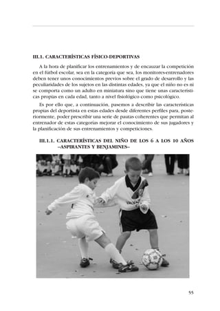 DANIEL LAPRESA, JAVIER ARANA, ANA PONCE DE LEÓN




   Pero, ¿qué es lo que define la competencia?, ¿cuándo sabe un niño que
es competente?, ¿cuáles son las metas que ha de lograr para percibirse
hábil? o ¿cómo sabe un niño lo que es un éxito o un fracaso?
  En los contextos deportivos actúan predominantemente dos tipos de
metas que son las que definen el éxito y el fracaso, por tanto, el nivel de
competencia de una persona:

Metas de Resultado:
   Pedro es un niño de 10 años que practica fútbol porque quiere ganar los
partidos y ser el lateral más rápido y duro de su categoría. Para ello, ha adop-
tado una orientación competitiva. La meta es superar a los demás. Si gana,
se sentirá bien consigo mismo y tendrá un elevado grado de competencia,
pero si pierde se sentirá frustrado y se sentirá incompetente.
   Los individuos orientados al resultado tienen como objetivo demostrar
su habilidad y compararla con los demás. Se sienten competentes cuando
muestran que son superiores a sus rivales y poco competentes cuando son
inferiores. (Escartí, C. y Cervelló, E. 1994).

Metas de Tarea:
   Angel, compañero de Pedro, practica fútbol para ver cuánto puede mejo-
rar su técnica de regate, su técnica de conducción, su forma física, etc. Ha
optado, en este caso, por una orientación (meta) de maestría. Su capacidad
no depende de la comparación con los demás, sino en saber que ha mejo-
rado con respecto a las propias ejecuciones previas.
   Los individuos orientados a la tarea tienen como objetivo demostrar lo
que han aprendido y el dominio sobre la tarea (aumentar el nº de aciertos,
mejorar la marca, disminuir errores, etc.). Sienten que han tenido éxito
cuando alcanzan mejoras en la ejecución de la tarea. No se comparan con
los demás sino con ellos mismos. Creen que han mejorado su habilidad
cuando han mejorado en su tarea. (Escartí, C. y Cervelló, E. 1994).
   Pero en una situación concreta, algunas personas pueden estar orienta-
das tanto hacia la tarea como hacia el resultado. Por ejemplo, puede que se
desee ganar un partido, pero también establecer una mejora personal en
recuperar balones. Sin embargo, las investigaciones demuestran que la
mayoría de la gente tiende a estar orientada hacia una de las dos.
   ¿Qué consecuencias conlleva uno u otro tipo de orientación en los
niños y adolescentes?


                                                                                   49
 