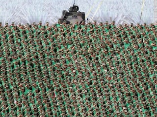 Políticas
•La inoperancia de la Constitución.
•La falta de libertades políticas.
•El envejecimiento del sistema.
•Las reformas constantes a la Constitución a
favor de Porfirio Díaz.
•El autoritarismo.
•El paternalismo del régimen.
•Las restricciones políticas.
•La falta de organismos para los trabajadores.
 