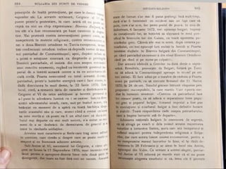 principiile de înaltă protecţiune, pe care le datora tut !
supuşilor săi. L a această scrisoare, Grigorie al Vl ră
punse printr’o protestare, în care arătă că nu poate ac
ceptă cu nici un chip expresiunea: Biserica Bulgară i I
tru căt n’a fost recunoscută pe baze canonice şi dogma. I
tice. Mai protestă contra intervenţiunei puterii civile, ne. I
competentă în materie religioasă; contra recunoaşterei u-1
nei a doua Biserici ortodoxe în Turcia europeană, în care
toţi credincioşii ortodoxi trebue sâ depindă numai de scau­
nul patriarhal de Constantinopol; apoi, dupăce refuza de!
a prim i o soluţiune contrară cu drepturile şi privilegiile
Bisericii patriarhale, el insistă din nou asupra convocări·
unui conciliu ecumenic, rugând cu insistenţă guvernul im­
perial de a învesti această cerere a sa cu autoritatea ofi­
cială civilă. Poarta nesocotind cu totul· această dorinţă,
patriarhul, printr’o hotărîre energică care-i face cinste, îşi
dâdfr dimisiunea în mod demn, la 22 Iunie 1870. Este1
locul, cred, a remarcă tăria de caracter şi desbrâcarea lui
Grigorie al V I de orice ambiţiune şi înteres personal şi
a-1 pune în adevărata lumină ce i se cuvine: lumina dem-1
nitâţii adevăratului ierarh,.care, suit pe înaltul scaun, na
întârziat un moment de a apără cu toată bărbăţia drep-1
turile scaunului său şi care, atunci când a crezut câ luptaj
sa este sterilă şi că poate va fi un altul care să ducă râs·j
boiul mai departe cu mai mult succes, n’a ezitat un mo­
ment de a se desbrăcâ de demnitatea de general şi a
trece în rândurile soldaţilor.
Acestea sunt caracterele şi firele care trag urme adânci
în omenire, care rămân şi despre care se poate vorbi cu
respect şi cu frumoasă aducere aminte.
Sub'Antim al V I, succesorul lui Grigorie, a cărui ale-
gere se făcuse la 17 Septembrie 1870, noui încercări s’au
făcut pentru o apropiere directă întie cele două părţi î·1
divergenţă, dar toate au fost fără nici un succes. Această
884 B U L G A R IA D IN P U N C T D E V E D E R E I
18T0 R IC 0 -R E L IG I0 S 885
stare de lucruri s’ar mai fi putut prelungi încă mult timp,
dacă n’ar fi intervenit un incident sau un fapt care sâ
puie, cum s’ar zice, foc peste praful de puşcă. In ziua de
Bobotează, 6 Ianuarie 1872, trei episcopi bulgari, împinşi
de conaţionalii lor, se hotărîrâ sâ slujească în mod pon­
tifical în bisericile lor din Galata, cu toată opunerea pa­
triarhului grec. Câtevâ zile mai în urmă, după cererea pa­
triarhului, cei trei episcopi fură exilaţi la Işmidt şi Poarta
Interzise slujbele în Biserica bulgară din Constantinopol,
pe când patriarhul excomunică din sânul Bisericii Ortodoxe
rând pe rând şi pe nume pe culpabili.
Dar această isbândă a Grecilor nu dură decât o săptă­
mână. Revoltele, provocate de Bulgari, forţară pe Turci
ca sâ aducă la Constantinopol aproape în triumf pe cei
trei exilaţi. E i fură aduşi pe o corabie de râsboiu şi Poarta
somă pe patriarh, ca sâ execute firmanul din 11 Martie
1870, Ini 24 de ore. Sinodul grecesc întrunit răspunse prin
propuneri inacceptabile, la care marele Vizir ripostă ime­
diat în termenii următori: «Convins câ patriarhatul face
tot ceeace poate, ca sâ aducă o separaţiune între popo­
rul grec şi poporul bulgar, firmanul imperial a fost pus
în execuţiune şi exarhatul bulgar a fost definitiv hotărit
şi stabilit. Toată răspunderea· cade asupra patriarhatului,
care a împins lucrurile aşâ de departe*.
Adunarea naţională bulgară fu convocată de urgenţă,
ca sâ aleagă pe exarh şi dela primul scrutin majoritatea
Voturilor a întrunit-o Ilarion, acela care erâ începătorul şi
sufletul mişcării pentru Independenţa religioasă a Bulga­
rilor, dar cum acesta fusese anume excomunicat, pentru a
nu compromite mersul lucrurilor în bine, el îşi dădu de-
misiunea în 28 Februarie şi se alese în locul său Antim,
episcopul din Vidin. Ca urmare a acestei alegeri, patriar­
hul Antim al V I informă pe marele vizir că el nu poate
recunoaşte alegerea exarhului şi că, întru cât îl priveşte
 