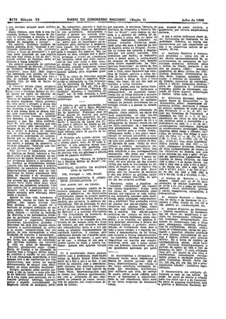'(Seção f)13Sábado aulho de 1969
"'=,
" &00 Invuígar atuação corno milltar da. No ostraclsmo, apurava o espJlI!o por Azevedo. A excelente ",RevJEtIl do jlieJe. amante de :OOSSIl hist6rJa e
J clvll, e cultivava flõres, sendo as gardênias Instituto de Geografia e Históriu Mi. Igualmente, por leitores simplennente
Pedro Calmon, com tôdo. a. 'sua. au. de sua preferência, Robustecido o liter &0 Bmsll", onde soari!8 de An- curiosos.
rorídade, declara: "em Soares de An. caráter e servido por vontade tudo- dréa é o patrono da' cadeira 219 34,
dréa se conrundem a energia, a bra- mável, confundia os caíuníadores. em trazido o nome dêle 1l:J sabor de A uns e outros indicamos desde já.
vurs a altlvez, 0001 um senso mara- Respondeu até a Conselilo de Uuer- autores linotipistas tJpógra.Io~ ou em testemunho drl fldelldade ou de
villiôso de d1sclplina e Justiça". ra. Abriu mão de Imunidades ;:a!·ja,-. mesmo' revísores. Dizem-no. aínda, probld~e literária, as fontea dos
Do emérlo Professor Antônio da mentares para enfrentar a magíscra. mais môço dez anos e :e1ecido no Rio manuscrfstos por .nós co~ultados no
!l.ocha AlmeIcla dIJo: "superior e prí- tura t1gada. De tudo livrava-se com de Janeiro, senão no l1!ugnaI. El'ram~ nlo.e os respectJvos índlces de sI-
vl1eglado intelectual"; "de retlell<1a o perfil emoldurudo em diglllll!llle, Ibe os nomes dos getlltres e empres-: tuação, Ei-Ios:
energia e fõrça. de persuasão"; e !1ue para o exemplo dos p~stet'es, li.Tl! 11m tam-Ihe até nomes' sagrados. Uns a) In.sU'uto ..,.1·st·~rl·cO e 0"'''1'&-
"era mais brasileIro do (IUe vmuítos homem de bem, coraçao leel e smce- • <4 V ".",
dos que lIqul viram a luz dó dia", "o ro prezando o crístat da cJneclêncJa acu:lltam que Andréa, se tNnsferlu fico Brasileiro - Latas 125 139 li
grande soldadél do Impérl(~. cheio dp em tamanha fôrça que dizia esperar para o Brasil antes, e, outros.depois 1M, dentre aproximadamente' 90. 011
vírtudes e inata nobreza". . sair-se mal com tcdos e bem :01101- da. chega.ua da tamllia reaí, tangida. apcntamentos da campanha da CIS.
Do notável romancista de costumes go mesmo, 05 agravos, porém, eram pelas nestes napoleôzneas. As •EJe- platll1lla: memórias mllltares séibrll
J'oaquim Manoel de Macedo ("r,evlsta esquecidos quando novamente convo- mérides BrllslJelrlls" do barão do Rio a defesa. do litoral, 1nclusive o da
do Instituto Histórico e, Gilogrittl$ -cado para' o serviço do pais, como Branco, apresentam-no. em '!<lUivcco Rio de Janeiro (1822): descriçilo
J3raslleíl'o". tomo XXI 1858) jU!gll-O homem talhado para empresas gran- com o filho, como figurante nas bata- geográfica de Mato Grosso fim 1';97'
"Ue fidellda<le sem quebra, de di3~1- dosas. lhas de Tuitutl, quando o velho An- GuJana. Rrancesn; níveíamentos d~
plína sem falha, de honra, sem mau- A fé de ofício do Marechal Annl"éa dréa já havia. falecido. As dívergên- Ilha RasG; viagens; mineraIs; pro-
cha, de pudonor sem sombra, eis .4 é copiosa em todos 03 respeitos. Veja- elas quanot a datas de atos o',cigis moção e reforma do marechal José
lús!.ória lõUa da vida do Barão de se-lhe a bibliografia in "Os Presiúen- estas vão longe. Só por isto bem se de Vitória; rascunhos de correspon~
cacapava". tes da l'>rovincia da Bahia", de .sx- justifica o nosso tr·:l13:1.1ho. dênc'a e oficios; autógratos diversos"
O General Feliclo Lima, ocupante nold Wildberger" 1949, PP. 273 a 283, O plor, porém, está em cerres hísto- cana do dlplom!lla e historiador
da. mesma cadeíra 34, elo Instituto bem como a alentada "Revista do riadores desfigurarem fàclln.ente a FrlUlciSco Adolfo de Varnhagen vis-
)Cicog,":<fJCO e Histórico Militar' do Bt,l, Instituto Hist6rico e Geo'n'áfico do perSonalidade do mnreeha), esmae- conde dO Põrto Seguro; dcmlol'eação
sll insere no fecho do discurso da Pará", 'rol..:X: 1935, dedicada 'li fatos cen<lo-lhe os feitos heróicos e destarte e limites. (Vide nota :2).
posse, estas pnJlIv!n.'l maglstrnis: - relacionados com sua p2rsonalldade nt dl d li 6 I
"SOflICG de Andréa. foi Um benemérito multiforme. 110 un ~ o ou apagun o a meu; r a b) Biblioteca Nacional, especial-
d P 'tr' b il' TI > , da naçao, FeHzmente, os 1~!~mlO' mente Seção de Manusorltos - 35
a a la ras eira, nns presente, . . . ~uJ,tores do. passado praclamam-Ihe a.5 documsn~~'. sõbre; observap " - de
em lóda pnrle e sempre, a divisa. dos t di 1 tu J d id I "" Q ~~
antig.~s. cavaleiros .cumpre o teu tle- A FlI!ll!Jla, por nosso u: erme o, BZ VIr des C1V cas e a pureza. o ea IS- natureza rnllítar, instJ.·uções e Ordr/l15
"r ncontec u 11 nt ""u um apelo lJI S. Ex~ o digno Mimstro mo (2). de serviço' epld"mla de "- "1
,e ,uJ '"11 o q e co ecer , • n- da Guerra para translad.ar os despo- .Jamais teve Andréa. aformação de São Ff'llC',.co ('I _ 31 sl'Z5ao no. "" ~
ca o seu ânimo forte se deixou aba- I J é de ~ ..,. 30) es-
lar pela superioridade do Jnimieo. jos do Marecha FrancISCO "os.F l1espota, Certo arbítrio, em épuca das tado das fortalezas de Itamaracií. 8
Não Lémln e nem rccen.va li maldncte S:JUsa SOd.res de Andréa, qu_ e.;:l0 mais conturbadas d::J,pais, era-1lIe OabedelIo etn 1818 (I 3 13 34)
dos homen.s, o que importava. era em modesta l0"f~ :JePcrIC~t:I, f~ ,p~~ Impõsto p~la marcha das próprJas m~ expedlrmte em tórno d;;dóJs conm i
cumprir o que lhe fÕ!;se confla:!o. cata e arenosa c. lld e Le ~o dos ep l _ l1idc)s militares. A Imagem da lei e a tos jurldJcos entre li, Assembléia e ~
Para êle. não ravia barreira qu&-r..ão forte, rà ma)~~~ ~m ~~ente ao ÚJ salvaguarda do Impérü> merec,sm-lhe PreSidência em 1846 (I - 31 15 38)~
pudesse vencer pelo patriotismo. A ~~té~jo ad~ PGlIel~a ao ladO dos do um culto constante.•Já. l; demr,nstrar assentamentos indivl<uais' 'dipiol1laS
ml!gem da lei era o seu culto: prer". Duque de Caxias ambos os nossos mos pàlldamente em três tl'aballlos de condecorações' procura~o' roque
ria a mort~ /I desOnra de transi~lr mais valiosos cabos ae !lUl'rra de to- outros escrítos para a Clfada revIsta. r!lllentos sôbre tênÇ9. e fiJlll~ão; cm:
com OR poderosos ou fraquejar arite dos os tempos. Delineamos entao o seu. pert,1 emol· t?Ol!S de .batismo das filhas e poU-
lIll sedutoras solicitações do1 coraçílo. . . ' . . . 'J' durado de na~ural dév:mdad~ e mos- ço~s do fIlho CO -' 29 (14 18 a21'
Sentia que os dll'eltos (lo Brasil do· O ExerCIto nno podera deixar ,:lI ~ramos como ele atuou suuerJormente 0-39 l' C_A'; 3' C-10ÓS (Í4 ia .,'
lull111Vam os dQS indivlduos. Tinha no .í'l.Vldo i 0Çzm Jli~ âú~~g;~~s r.á~ na vIda civil, polltlca e militar do Bra- 32)" C~335-5)'; bem como IUlpre.ss;::
em mente o axlOll1a da sabedorJa, a ~el~I!J:0l';~~"m~~6rJa~viverá ~em: 811 durante 65 anos. Va:li~ d~ vas)a de~e.sa' judicial em '1842 eI1J - 11:
vCl'llndc primárIa: "boné'.ade sem fôr- re <:n coração dos patrlotl1.1l nn culture; e robUsta. inH>,lgcn~ja, na" 4,2~), mensagens discursos :re]alõrjos
!la bem pouca. segura está". ~uJtos ~lnceros'd.~ NspeJto pelfS atos teve ensejo para escrever livros; mal! ou filias acompanhadas dé orçan.t~ ,
Niío bn"lnss~ o julgamento sereno de !orlooa, vida t'l,n gloriosas e dlficels seus relatórlos_ e Sllll correspondência tos (Inlclatívn. dll Andréa. que velo
~~~l,~;I~t~aJri,a.d2111X:arasdiel'ssoUbsbrldalrolanª0 mtrao-. fas~s do 'passado brasllelrCt, manuscrita _sao peças. que r,evelam !!I ser Motada em todo o paíS), d!.rlg1.
", . ""," a.centuado gosto lltel'lrlo e mmto va- das às Assembléias Legislativas 1>ro-
clclamenlo da figura homérlc9. de que (Publicado D!l "Revista de Oeog1ll- lor profissional e moral. Por seu ca· vincJals de Santa catarina em 184()
nos ocupamos honesta fI elevac1am'm- fia e História Mílltar do BraslI", n,,- ráter, foi sem dúvida :ml dos ~rnndc5 <040 A 345p)', e de Minas Gerais em
te. EmbOra os descendentes consan- 51 19661 Õ IslJllJneos nã,) lhe retivessem 9 arqulm mero, . v~r es '!ue ma se d~S~dcatam no ce-- 1843 e 1844 (040 A 345p e 040 A 6631>
'particular, de paradeiro desconhecido. MAREC:ElAL SOARR'5 DE A,:;D!tJ::A aario do Império, em ;ltle figorcu Seu e da Ba{1la em 1845 e 1846 <040 A
despreocuplll1os sempre com as Clln- BARÃO DE CAçAPAVA nome e)1ellou a pcoar pejo Bl'll~1J ~321 e VI-211, 2-5,1). e do Rio Gra~-
t ~- I d f' d d 'I . ,atora, nao em clamorps de maJdlçao ne do Sul em 1849 e 1850 (040 A
j~~a"'~~s ca~ln~~ur~, J~~e~~ml':t; 1781, portugal - )358, Brasil) e sim nos p~eitDs de ~ratldão nacio- 175 e VI-248. 1.1-38 e vr-2'i8,2, 1-25).
familiar, segundo depoimentos cDlhi. DADOS BIOGR.AFtCOS E <:lUBS!- nal pela umda~e .bra..~'lelra, dn qual c) Arquivo do Exército _ L ;
dos através das gerações. Alto, Mm- 15105 CORRELATIVOS (1) foi um dos nolavelS IlIUflces. Mestre. (55x36 em) de n9 13 pl:II~
plelção forte, lOUro, rosto baço, olh'" José Alldréa Bel. em Direit<>. Entramos agora a justificar os a.notllçoes de oficiais supertores. pp
pequenos em pálpebras salientes, t"do, , ·subsldlos correlativos" em seguJdlt 20, 24-26 e 41, até o pÔsto de teJ1ente-
Ülto definia-lhe a personalidade eXH- O presente trabalho ;esulta de In- aos "dados biográficos". S?ndo êstes j!',eneral; llvros biográficos; plantas
berante, viril e simpática, de IIfa!!l. sistente pesquisas em diferentes or- em form.). de assentamelltos. Mmo e cartas topográficas, corografiellb e
llaade apurada pela educação esme- quivos e bibliotecas. Os docun:.entos convém aos 1'egistros 11.' vida militar, hidrográficas. .
ralda e austera. compulsados, alguns -:lo j;roprio punho a Sua necessária concisão seria saeri- d) Ar .
Apesar de uma vida duradoura e de Francisco José de Sousa Soa,'es ae fIcada pelas-anotações I:omp'emeuta- rJo do b~~~vO Nacional - Inventá~
:~~~~~d~ã~me~~Xo~ ~~;fun~lI. ;;'~.~ Andréa, são portanto, e!:a.bsolüta au- res a p08t et lorl. Tal, anotações s"ri!l!ll ça~a'va e filha
e
tb~l~r~~es~ode12
c .1-
beM Vtl;/lcS(Js. O seu legado foi (] tentlcidade.. Não se percier~ "e ,rlsl...... de con,star dos l.'és-d~p~gina ou de 128, galeria A) condecol'li õe: ?e
exemplo de jntegral df:dJcação ao seu a fé--de.oficlo expreSS!l no LIVro "les- r~unlr-se em paginas f.nals. Como '.. r, e c.
pais adottvo Os componentes da fa.- tre n.q 13, que se encontra no Arquivo sao elas aqui relativamente numero- e) Arquivo H1stõr!co do Itamal'atL
mll1a Andréà _ oficiais elo Exército do 'Exército, -e a preclc./Ja bibll')grafia sas, a matéria dOS pés-de-·páglOa - CopIoso reposlMrio de documen.
da Marinha e da Aeronáutica tltule.~ 111 "Os Presidentes da Pl'ovinrln. da avultaria em relaçflo ao tet'.o, tor- tos. em tôrno de: bandltJsmo e se-
res de profissões liberais professôres Bahia", de Arnold Wildberger. nando a leitura fastidiosa, senâo can- dlçao em Purnal1lbuco; reflexões só-
lleclUldárlos e superiores literatos Os escriUI!'es e os crC/nistas que têm sativa...: e se reUnidall em páginas fi- bre fronteiras; des..'lproprJaç1ío: co-
!ornallstas, funcionários prelados -.: tratado de tão Insígne vulto dos fatos nais estariam oferectdos à leItura dos mlssllo de. Demarcação COm o trru..
estiveram em seus dias iígados estre.l_ do Império em sua orimelra metade trabalhos irm1l0s: o prJmeiro conca- gual,. abrangendo rela-tórJos, croquis
tamente a acontecJmentos de relêve. são contraditórios entre si e v""z por ten'ldo, de inteligenclll ~le,ra, mas a ata,s de, conferências, diários. caGe~:
• os atuqis remanescentes têm por outra Se afastam flllg1antement.e da todo o passo omisso: e (> segundo sal- ne.a.s de n!vela.mentos, cartas em 1101'-
norma de vida corres.ponder a. essas realidade histórica. A c6meÇll.~ pelo telldo e descoorden~do de tal forma" tugUês e espanhoJ, TelaçõrJ3 nomill!.lls
tradições de trabalho e honestidade. sobrenome Andréa (ou d'Andréa apos- que torna.rla a. leitura desijltere.s~ant~ de seus oficiais, instrumental de ser-
A grandeza. 00 seu amor_ ao Brasil trofado, como êle usava), o qa!i-I ora <0 contrário, darl!lllos os elementos VlÇl~t e objetos cedidos· pelo ArquJ'Vo
era. tanta, que, apesar de reformado, se vê com o ditongo /ti, ora. sem o biográflcos em seguida. aOS r.(,mple- Mil ar. Há 8 livros de registro d~
1XJr pertlnu moléstia, em fevereiro acento agudo na vogal e (grafIa Ita-- metJtares, para que o nosso estudo correspondência oficiai, desde 14-a~
kl' 1852, no pôsto ele Marechal do lIana), quando não aparece trocado com sua Intenção reparadora. 7enha a 185.Z (faltando Inexpllcâvrllmente o
ll:xérclto. permaneceu como Come- ser igualmente apreciado por quem perlOdo de agÔSlo de 1854 a fln.s de
Jhelro de Gue.rrs e JIS ComlsslJo de setembro de 1855). O mais volumoso
L!m!tes com.a Uru~l, íütlmo encar- ' (1) A coordenação destas plÍginas ---:.... (fa~ 497) são Papéis de alia "aUa e
W-l confJado à retl do seu critério contou com a prestimosa colab~ração (2) Enciclopédias e dicionários ge- confldenctals, compulsados reecnte-
., il.sua COnsumada exoeriêncla, e C~ljo amiga de Naylor Bastos VillllS-BoM ralmente fazem va~!s referências a mente graças à exce1Qllte arqulVOIO~
:cesso velo a ser confirmado por VIas autor d' a. Rui o que é áe Rui I'l nas SOares de Andréa, qu'ndo não de gista Constança. Wriglb Uatas 16!!
d~:;~:~t.o sâ~ s~m:;: ~r ~lti~o fontes 311. consUlta, com o desu.teres~ pouCo desenvolv1rnento em relação II lJ1' 222, 26!, 2?2. 278, 284: 340 e prln~
menta de nossa' extel1~ão' ~r~torínr- sado concurso dos distintos pe~qulsa- tão longa existência totalmente to- ~i~f;~g~te 496·502), Iliblloteca C$pe~
AtlngJu, portanto, pelos méritos péS. dores Carlos Blvar e José GanpeJ da maó'a por atividades' multiformes, . ,
f:lals e não do berço o mais alto nÔS. Costa Pinto. Expres.~amos-lhes aqui qUer militares que civis, no servIço O documentário em conjunto u1
to dó Exército. Condecorado e honrar os noSSOs mui slneeNs agradeclmen- da Ilação, sendo as1im colhldc pc.Ja (;rnpassa a casa. de um milhar d;
lio â mão cheio. mas provandl1 em sl- tos, COm (l, afirmação de qU8, real- morte. l1: lamentável a c~flciaJi- peça-s. Na parte de limites a col~ãa
tuações jIOlItlcM adversas eSpecIal. çando no presente os nome, venerá- dade de tais referências, tanto mais mais rica entre nõs é a do J:tamaratl
ll1ente o IJCrlodo convulsiónado da vels do passado, nós enobrecemos dl- se em obras modernas de volumosos Na parte de assuntos individuais, levá.
~gênclll. cál!ces de amllrgurn 1nfln- !Lnte do futuro.. tomos. - I a. paalvro. a BlbJloteca. Nacional. se.
 