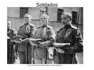 Soldados
Four young Russian female soldiers stand to attention.
 