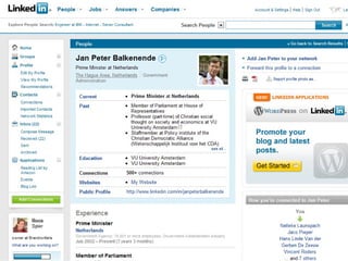 Flickr Flickr is een website voor het delen van (digitale) foto's.  Het uploaden kan ook via e-mail of een mobiele telefoon. Flickr is in korte tijd uitgegroeid tot een zeer populaire site om als opslagplaats te gebruiken, vooral onder bloggers.  Flickr is ontwikkeld door het Canadese bedrijf Ludicorp en  werd in maart 2005 overgenomen door Yahoo!  