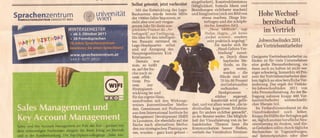 und nachgespielt, Umfelder
                                                                                                   eingefordert), KonstruktioDismus
                                                          Selbst getestet, jetzt verbreitet        (Miiglichkeit, formale Ideen und
                                                            Mit der Entwicklung des Lego-          Beziehungen sichtbarer machen)
Sorachenzentrum                                           Baukastens wurde bereits Mitte           und Imagination (sich ein Bildvon            HoheWechsel-
 ]urovlrorszgltnum
           uNNERs|TAT wtEN
                               @                          der 1g9Oer-Jahre begonnen, et
                                                          steht aber erst seit vergan-
                                                          genern Jahr ftii darin aus.
                                                                                                          etwas machen, Dinge hin-
                                                                                                           ierftagen und der schiipfe-
                                                                                                            rische, kreatrive. Akt),
                                                                                               1
                                                          loblldoto Tralnor als ,,Ar-
                                                          beitq geriit"..z.uq VprJi.iSu D8,,
                                                                                                                ,,Dloso Mdthodo', sogt
                                                                                                             Slefan II,agF4, ,,ist keine
                                                                                                                                                   imVertrieb
                                                          Die Idee   fiir den intelligen-                    ,rocket science', sondem
                                                          ten Bausatz entstand im                              sehr praktisch aagelegt. "      Jobwechselindex 20II
                                                          Lego-Headquarter selbst                          r        Sie mache sich die        der Vertriebsmitarbeiter
                                                          und auf Anregung des                                       ,Hald-Gehirn-Ver-
                                                          Haupteigentiirners Kirk                                     bindung" zunut
                                                          K     stiansen.                                             ze. Durch diese       Geeignete Vertriebsmitarbeiter zu
                                                              Damals war                                         F .    haptische Me-   finden ist fiir viele Untemebmen,
                                                          man, so heifit                                         n :l   thode, so _Ha-
                                                                                                                        gen weiter,
                                                                                                                                        eire gro3e Herausforderung, sie
                                                                                                                                        dann iuch zu halten ist nicht we-
                                                          es,aufder Su-
                                                          che nach ei-                                                  werden - die    niger schwierig. lrnm erhin 40 Pro-
                                                          nem effek-                                                  Hdnde sind mit    zenl der Vertriebsmitarbeiter den-
                                                          tivetr Pro-                                                70 bis 80 Prozent ken tiiglich an eine beruflicheVer-
                                                          zess        znr                                             der Gehirnzellen Snderung. Das ergab der Verkdu-
                                                          Strategieent-                                              verbunden          fer-Jobwechselindex 201.1 von
                                                          wicklung im und                                           Denkprozesse        Jobs Personalberatung. An derBe-
                                                          fiir das eigene Haus,                            .      stdrker angeregt, frasune nahmen knaDD 400 Ver-
                                                          unzufrieden mit den Wirkungs-                        Kreativitdt wird geftir- kan"rfsm"itarbeiter uitirschiedli-
                                                          weisen konventioneller Metho-            ded. und vor allem werden -die in- cher [benen teil.
                                                          den. Gemeinsam mit Professoren           dividuellen kognitiven Erfahrun-        Im Verkaufsinnendienst ist die
                                                          aus dem firtemational Institute for      gen fiir andere sichtbar gemacht", Unzuftiedonheit noch hiiher.
                                                          Management Development (IMD)             io der Berater weiter. Die Miiglich- Knapp die Hiilfte derBefragtengab
                                                          in T,arisanne. die ebenfalls auf der     keit der Visualisierung von zu be- an. tlelich an eineberufliche Neu-
                                                          Suche nach alternativen Metho-           handelnden Themen lasse die orieniierung zu denken, und die-
                                                          den zur strategischen Plalung wa-        Kommunikation besser flie(en, se Gedanken sollon durch tegliche
                                                          ren. wurden - ganz kurz gefasst -        vertiefe das Vetstdndnis fiireinan- Recherchen in Tagoszeitungen,
                                                                                                                                         auf Internetportalen odor iiber
 