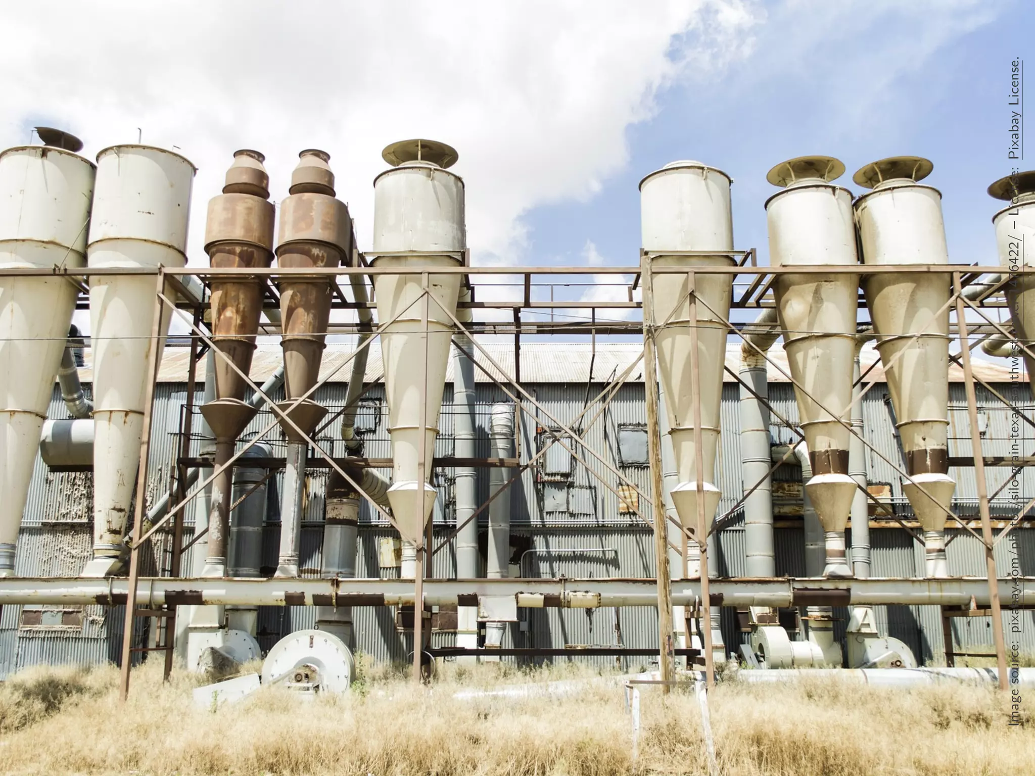 Imagesource:pixabay.com/photos/silo-grain-texas-southwest-tower-1476422/–License:PixabayLicense.
 