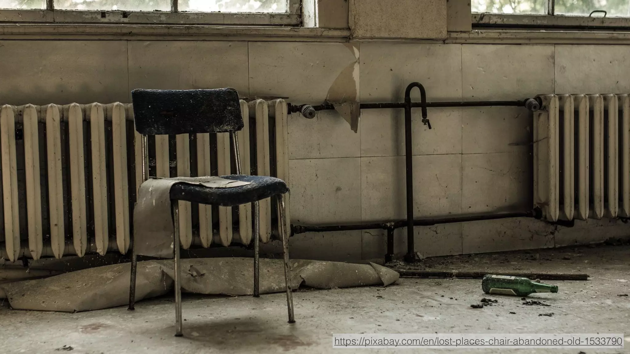 https://pixabay.com/en/lost-places-chair-abandoned-old-1533790
 