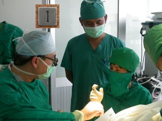 Dr. Chung teaching in surgery (DSCN5563) / ReSurge International / CC BY-NC-ND 2.0
 