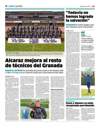 40 Viernes 24 mayo 2013 M
Alcaraz mejora al resto
de técnicos del Granada
DESDE EL ASCENSO Su promedio de puntos supera al de Anquela, Abel
y Fabri • Su futuro no se resolverá hasta que la permanencia esté atada
Juan Prieto • Granada
Pesealosaltibajosquehasu-
frido el equipo desde la llega-
da de Lucas Alcaraz, el técni-
co granadino presenta mejo-
res números que sus
antecesores en el cargo des-
dequeelequiporegresóaPri-
mera división.
Apuntodecertificardefor-
mamatemáticalapermanen-
ciaenlacategoría,Alcarazha
dirigido al Granada en 15 en-
cuentros, con un balance de
cinco victorias, cuatro empa-
tes y seis derrotas, lo que su-
poneuntotalde19puntossu-
mados (una media de 1,26
puntos por partido).
Su equipo ha marcado 17
goles (1,13) y ha encajado 21
(1,4). La trayectoria fue algo
irregular, puesto que si bien
el conjunto comenzó bajo su
batuta con dos triunfos, tam-
bién es cierto que llegó a acu-
mular nueve jornadas sin ga-
narpara,denuevo,alzarlaca-
beza y reaccionar de forma
espectacular con 11 de los úl-
timos 15 puntos en juego.
Con estos números, Lucas
Alcaraz mejora de forma os-
tensiblelaestadísticadeJuan
Antonio Anquela, quien diri-
gió esta temporada al equipo
en 21 encuentros, con cinco
triunfos, cuatro empates y 11
derrotas, con un total de 20
puntos (0,95). Fueron 18 go-
les a favor (0,85) y 32 en con-
tra (1,52).
Además, la media de pun-
tosobtenidaporelactualpre-
paradorgranadinistatambién
esmejorqueladelosdostéc-
nicos que se sentaron en el
banquillo rojiblanco la pasa-
da campaña. Así, Fabriciano
González dirigió al equipo en
19 partidos, con cinco victo-
rias,cuatroigualadasy10de-
rrotas, lo que supuso 19 pun-
tosentotal,conunamediade
un punto por encuentro. Su-
mó 12 goles a favor (0,63) y 26
en contra (1,36).
Por su parte, Abel también
dirigió al Granada en 19 par-
tidoslapasadacampaña,con
un total de siete partidos ga-
nados,dosempatadosy10de-
rrotas, lo que le valió para su-
mar23puntos(1,21demedia).
Suequipomarcó23goles(1,21)
y encajó 30 (1,57).
Demomento,yhastaquela
permanencia no esté total-
mente atada, ni el club ni el
técnico quieren hablar de la
próxima campaña, pero todo
parece indicar que si la cosa
transcurreconnormalidad,y
elequipoaseguralasalvación
como se espera, entonces no
habrá mucha dificultad para
queLucasAlcarazrenuevesu
contrato con los rojiblancos.
Segundo con más partidos
Con los 15 partidos que lleva
dirigidos esta temporada al
Granada, Lucas Alcaraz ya es
el segundo entrenador que
másveceshadirigidoalosro-
jiblancos en sus 82 años de
historia. Esto ha transcurri-
do en dos etapas diferentes.
La primera, con el club en Se-
gunda B, Alcaraz se hizo car-
go del Granada en la campa-
ña 95-96 y permaneció dos
campañas y media, con 106
partidos entonces.
Tras los 15 de este año, su-
ma 121 encuentros, superan-
do de forma clara ya al hasta
entonces segundo en la lista,
JoaquínPeiró(112).Pordelan-
te ya sólo le queda el mítico
José Iglesias Joseíto, que diri-
gió al Granada en 206 parti-
dos,lamayoríadeellosenPri-
mera división.
GRANADA CF
también con unas pequeñas
dolenciassinimportanciaque
notienenporquédejarlefue-
radelchoqueanteelValencia
del domingo.
De esta forma, salvo los le-
sionados de larga duración,
Lucas Alcaraz tendrá a toda
suplantilladisponibleparala
cita de Mestalla.
Nyom y Siquiera ya están
recuperados para Mestalla
J. P. H. • Granada
Los laterales Nyom y Siquei-
ra se integraron ayer con to-
talnormalidadaltrabajorea-
lizado por el grupo, después
de que el martes no se entre-
naran por culpa de unas mo-
lestias musculares.
Quien esta vez se retiró an-
tes de la sesión fue Brahimi,
SIN MOLESTIAS
“Todavía no
hemos logrado
la salvación”
DIAKHATÉ El central asegura que
aún necesitan sumar más puntos
J. Prieto • Granada
PapeDiakhatéavisóayerasus
compañerosdequelaperma-
nencia aún no está consegui-
da y que el Granada deberá
afrontar al máximo los dos
partidos de Liga que restan:
“Somos profesionales y aún
no se ha logrado la salvación.
Restan aún dos partidos, uno
de ellos muy difícil ante un
Valencia que quiere jugar la
Champions el año que viene.
Debemos tratar de sumar
puntosporque,enmiopinión,
no estamos salvados todavía,
por lo que debemos trabajar
al máximo”.
Eso sí, reconoció que su
equipo ha mejorado mucho
en las últimas jornadas, su-
mando unos puntos que han
dejado al Granada a un paso
de la permanencia en Prime-
ra división: “Estamos todos
enunbuenmomento.Enuna
temporada no todos los juga-
doresestamossiemprealmis-
mo nivel y ahora estamos to-
dos bien y de eso se ha bene-
ficiado el conjunto”.
A nivel personal, reconoce
estar ahora feliz con su parti-
cipación: “Como todos los ju-
gadores,yonoestabaconten-
to cuando no jugaba. Cuando
juego soy la persona más fe-
liz del mundo porque esta es
miprofesiónyesdeloquevi-
vo. Ahora estoy jugando al
mismo nivel que tenía hace
cinco o seis años y estoy muy
contento”.
Detodasformas,noestáse-
guro de si seguirá en el Gra-
nadalapróximacampaña:“En
el fútbol no se sabe nunca lo
quevaapasar,perotengotres
años más de contrato y como
profesional debo respetarlo.
Creoqueseguiré.Yonotengo
nada que demostrar a nadie.
Cuando vine, fue porque los
quemeficharonsabíanquién
era y que tengo el nivel para
jugaraquíoenotroequipode
nivel alto. Si puedo seguir pa-
ra ayudar, lo haré”.
Para acabar, calificó su re-
lación con Lucas Alcaraz: “Es
algo profesional, como la que
hetenidocontodoslosentre-
nadores que me han dirigi-
do a lo largo de mi carrera”.
Diakhaté (28) mira al cielo.
MIGUEL ANGEL MOLINA
“Creo que seguiré,
pero en el fútbol no
sabes qué pasará”
“Como cualquiera,
no estaba contento
cuando no jugaba”
Diakhaté
Jugador del Granada“
Fútbol Liga BBVA
Lucas Alcaraz (46), pensativo en un entrenamiento.
MIGUEL ÁNGEL MOLINA
FOTO OFICIAL DE LA PLANTILLA La plantilla del Granada se hizo ayer la foto oficial con el traje que la firma que proporciona la ropa al
equipo para los viajes. DROP lleva dos temporadas vistiendo a la plantilla y al cuerpo técnico del Granada CF en sus desplazamientos,
tanto con ropa para la temporada de invierno, así como la de primavera–verano.
 