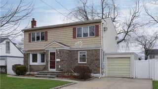 2578 7th ave,east meadow,ny 11554
