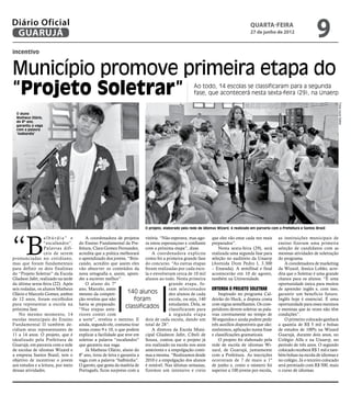Diário Oficial
 GUARUJÁ
                                                                                                                                     quarta-feira
                                                                                                                                     27 de junho de 2012
                                                                                                                                                                             9
incentivo


Município promove primeira etapa do
“Projeto Soletrar”                                                                                  Ao todo, 14 escolas se classificaram para a segunda
                                                                                                    fase, que acontecerá nesta sexta-feira (29), na Unaerp




                                                                                                                                                                                       Fotos Joyce Salles
  O aluno
  Matheus Olário,
  do 8º ano,
  garantiu a vaga
  com a palavra
  “balbúrdia”




                                                                        O projeto, elaborado pela rede de idiomas Wizard, é realizado em parceria com a Prefeitura e Santos Brasil




“B
                 albúrdia” e            A coordenadora de projetos vitória. “Não esperava, mas ago-            que eles vão estar cada vez mais       as instituições municipais de
                 “escafandro”.      do Ensino Fundamental da Pre- ra estou esperançoso e confiante             preparados”.                           ensino fizeram uma primeira
                 Palavras difí-     feitura, Clara Gomez Fernandez, com a próxima etapa”, disse.                   Nesta sexta-feira (29), será       seleção de candidatos com as
                 ceis de serem      acredita que a prática melhorará       A coordenadora explicou             realizada uma segunda fase para        mesmas atividades de soletração
pronunciadas no cotidiano,          o aprendizado dos jovens. “Brin- como foi a primeira grande fase           seleção no auditório da Unaerp         do programa.
mas que foram fundamentais          cando, acredito que assim eles do concurso. “As outras etapas              (Avenida Dom Pedro I, 3.300                A coordenadora de marketing
para definir os dois finalistas     vão absorver os conteúdos da foram realizadas por cada esco-               – Enseada). A semifinal e final        da Wizard, Jessica Lobão, acre-
do “Projeto Soletrar” da Escola     nova ortografia e, assim, apren- la e envolveram cerca de 10 mil           acontecerão em 10 de agosto,           dita que o Soletrar é uma grande
Gladson Jafet, realizado na tarde   der a escrever melhor”.             alunos ao todo. Nesta primeira         também na Universidade.                chance para os alunos. “É uma
da última sexta-feira (22). Após        O aluno do 7º                                grande etapa, fo-                                                oportunidade única para muitos
seis rodadas, os alunos Matheus     ano, Marcelo, antes                              ram selecionados          Entenda o Projeto Soletrar             de aprender inglês e, com isso,
Olário e Marcelo Gomes, ambos       mesmo da competi-           140 alunos           dez alunos de cada            Inspirado no programa Cal-         garantir um benefício futuro.
de 12 anos, foram escolhidos        ção revelou que não             foram            escola, ou seja, 140      deirão do Huck, a disputa conta        Inglês hoje é essencial. É uma
para representar a escola na        havia se preparado.                              estudantes. Dela, se      com regras semelhantes. Os com-        oportunidade para esses meninos
próxima fase.                       “Nas etapas ante-
                                                               classificados         classificaram para        petidores devem soletrar as pala-      e meninas que às vezes não têm
    No mesmo momento, 14            riores contei com                                a segunda etapa           vras corretamente no tempo de          condições”.
escolas municipais do Ensino        a sorte”, revelou o menino. E dois de cada escola, dando um                30 segundos e ainda podem pedir            O primeiro colocado ganhará
Fundamental II também de-           ainda, segundo ele, costuma tirar total de 28”.                            três auxílios disponíveis que são:     a quantia de R$ 5 mil e bolsas
cidiam seus representantes de       notas como 9 e 10, o que podem         A diretora da Escola Muni-          sinônimos, aplicação numa frase        de estudos de 100% na Wizard
11 a 14 anos. O projeto, que é      explicar a facilidade que teve em cipal Gladston Jafet, Cibeli de          e classificações gramaticais.          Guarujá, durante dois anos, no
idealizado pela Prefeitura de       soletrar a palavra “escafandro” Souza, contou que o projeto já                 O projeto foi elaborado pela       Colégio Alfa e na Unaerp, no
Guarujá, em parceria com a rede     que garantiu sua vaga.              era realizado na escola nos anos       rede de escola de idiomas Wi-          período de três anos. O segundo
de escolas de idiomas Wizard e          Já Matheus Olário, aluno do anteriores e a empolgação conti-           zard, de Guarujá, juntamente           colocado receberá R$ 1 mil e tam-
a empresa Santos Brasil, tem o      8º ano, tirou de letra e garantiu a nua a mesma. “Realizamos desde         com a Prefeitura. As inscrições        bém bolsas na escola de idiomas e
objetivo de incentivar o jovem      vaga com a palavra “balbúrdia”. 2010 e a empolgação dos alunos             ocorreram de 7 de maio a 1º            no colégio. Já o terceiro colocado
aos estudos e a leitura, por meio   O garoto, que gosta da matéria de é notável. Nas últimas semanas,          de junho e, como o número foi          será premiado com R$ 500, mais
dessas atividades.                  Português, ficou surpreso com a fizemos um intensivo e creio               superior a 100 jovens por escola,      o curso de idiomas.
 