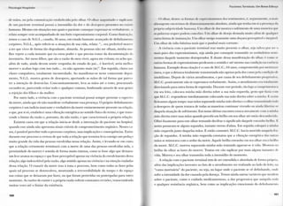 P s i c o l o g i a H o s p i t a l a r
dc mãos, o u pela comunicarão estabelecida pelo olhai'. ( ) o l h a r a n g u s t i a d o e suplicante
dc u m paciente t e r m i n a l possui a imensidão da d o r c d o desespero presentes n o e x i s i n
h u m a n o . M e s m o e m situações nas q u a i s o paciente consegue expressar-sc v e r b a l m e n t e , o
r e l a t o sempre v e m a c o m p a n h a d o dc u m forte expressionismo c o r p o r a l . C o m o ilustração,
temos o caso de N . G . L . , casado, 36 anos, e m estado bastante avançado de d e f i n h a m e n t o
corpóreo. N . G . L . , após referir-se a situações de sua v i d a , relata: "... era preferível m o r r e i
a ter que v i v e r de f o r m a tão d e g r a d a n t e , a b s u r d a . A s pessoas não m e o l h a m , m i n h a m u
l h e r repete a c a d a i n s t a n t e q u e eu estou p o d r e e q u e precisa t r a t a r d a documentação do
inventário. Até m e u s filhos, q u e são a razão d o m e u viver, a g o r a m e e v i t a m ; eu a c h o que,
além de t u d o , a i n d a d e v e m sentir v e r g o n h a d o estado d o p a i . . . é horrível, seria m e l h o r
m o r r e r e a c a b a r l o g o c o m isso tudo.... e u não a g u e n t o m a i s (sic)". E m seguida, c h o r a u n i
c h o r o c o m p u l s i v o , t o t a l m e n t e i n c o n t r o l a d o . A o m a n i f e s t a r - s e nesse c o m o v e n t e d e p o i -
m e n t o , N . G . L . m o s t r a gestos de desespero, a p e r t a n d o as mãos de t a l f o r m a q u e parece
ter a intenção de destruí-las. C o n c o m i t a n t e m e n t e , leva as mãos até o rosto, p r o c u r a n d o
esconder-se, p a r e c e n d o e v i t a r t o d o e q u a l q u e r c o n t a t o , l e m b r a n d o através de seus gestos
a rejeição dos filhos e d a m u l h e r .
Por o u t r o l a d o , a vivência c o m o paciente t e r m i n a l possui sempre presente o espectro
d a m o r t e , a i n d a que ele não manifeste v e r b a l m e n t e essa presença. O próprio d e f i n h a m e n t i i
corpóreo é u m indício m a r c a n t e e v e r d a d e i r o d a m o r t e e m i n e n t e m e n t e presente n a relação,
o que, p o r si só, estabelece u m a vibração energética n o sentido físico d o t e r m o , e que t r a n s -
cende o l i m i a r d a razão e, p o r t a n t o , d a não razão, e q u e caracterizará a própria relação.
E x i s t e m casos e m que a relação inicia-se desde a internação d o paciente n o h o s p i t a l ,
q u a n d o esse a i n d a não apresenta sinais visíveis de c o m p r o m e t i m e n t o orgânico. Nesses ca-
sos, é possível perceber t o d o o processo corpóreo, suas implicações e consequências. Existe
d u r a n t e esse processo a certeza de que t o d a a relação q u e t e r m i n a leva consigo u m pedaço
m u i t o g r a n d e d a v i d a das pessoas envolvidas nessa relação. A s s i m , e levando-se e m c o n t a
que a relação c e r t a m e n t e terminará c o m a m o r t e de u m a das pessoas e n v o l v i d a s nela, a
p r o x i m i d a d e d o m o r r e r é sentida de f o r m a m u i t o intensa, c o m o se fosse algo q u e deixasse
u m leve a r o m a n o espaço e que fosse perceptível apenas n a vivência d o e n v o l v i m e n t o dessa
relação; algo indescritível pela razão, algo sentido apenas n a vivência e n a e m o ç ã o exaladas
dessa relação. O e x a u r i r d a m o r t e t r a z à t o n a o processo, b e m c o m o todas as fases pelas
q u a i s t a l processo se desenvolveu, m o s t r a n d o a i r r e v e r s i b i l i d a d e d o t e m p o e d o espaço
nas coisas que se d e i x a r a m p o r fazer, o u q u e f o r a m p r e t e r i d a s o u postergadas p a r a o u t r o
m o m e n t o . A s razões d o e x i s t i r e a própria razão sofrem constantes revisões, t r a n s c e n d e n d o
m u i t a s vezes até o l i m i a r d a existência.
1 0 0
P a i H•!111••. I c o n i n a i ' , U m l l i e v e I ' . I H . I , . .
O o l h a r , d e n t r e as f o r m a s de e x p r e i t i o n i s m o s dos s e n t i m e n t o s , é, s e g u r a m e n t e , a m a i s
a b r a n g e n t e e m t e r m o s de d i m e n s i o n a m e n t o absoluto, a i n d a q u e t e n h a e m si a presença da
pró] iria subjetividãde In i m a na. I l m o l h a r dc d o r m o s t r a o sol ri m e n t o de u m a m a n e i r a que
as palavras sequer p o d e m conceber. I I m o l h a r de desejo desnuda m u i t o além dc q u a l q u c i
o u t r a f o r m a de insinuação. U m o l h a r m e i g o t r a n s m i t e u m a doçura perceptível c inegável
U m o l h a r de ódio f u l m i n a m a i s q u e 0 p u n h a l m a i s c o r t a n t e .
A vivência c o m o paciente t e r m i n a l t r a z m u i t o presente o o l h a r , seja talvez p o r ser o
mais p u r o dos expressionismos, seja a i n d a p o r c o n s e g u i r t r a n s m i t i r os verdadeiros senti-
mentos daquele m o m e n t o desesperador. E d i a n t e dessa manifestação d o o l h a r , <• c o m o se
outras formas de expressionismo perdessem o sentido e até m e s m o sua condição na essêni ia
h u m a n a . E x e m p l o dessa citação é o caso de M . C . C . , 6 4 anos, c o m p r o m e t i d a p< n mctáslase
óssea, o que a d e i x a v a t o t a l m e n t e t r a n s t o r n a d a não apenas pela d o r c o m o pela condição dc
i m o b i l i s m o . D e p o i s de vários a t e n d i m e n t o s , e p o r causa de seu d e f i n h a m e n t o progressivo,
M . C . C , p r a t i c a m e n t e não se expressava v e r b a l m e n t e . A s s i m , o a t e n d i m e n t o e r a total t(
d i r e c i o n a d o p a r a o u t r a f o r m a de expressão. D u r a n t e esse período, tão logo a c u m p r i m e n t a v a
e m seu leito, colocava m i n h a m ã o d i r e i t a sobre a sua mão esquerda, gesto que fazia I
que M . C . C , respondesse i m e d i a t a m e n t e c o l o c a n d o sua mão d i r e i t a sobre a m i n h a . I . assim
ficávamos a l g u m tempo: suas mãos segurando m i n h a mão d i r e i t a e o o l h a r transi mi nu lo todo
o desespero de q u e m tentava de todas as m a n e i r a s c o n t i n u a r v i v e n d o ou a i n d a l i b e r t a i I I
d a q u e l a situação de s o f r i m e n t o . E m nosso último e n c o n t r o estava n o v a m e n t e c o m ha
mão d i r e i t a entre suas mãos q u a n d o percebi u m b r i l h o e m seu o l h a r até então (lesemihei Ido
O l h e i fixamente p a r a esse o l h a r t e n t a n d o d e c i f r a r o significado daquele e s t r a n h o bi illu i I
assim passaram-se alguns segundos, instante eterno d ' a l m a . E m seguida coloquei a m i n h a
mão esquerda j u n t o daquelas mãos. E então constatei: M . C . C , h a v i a m o r r i d o naquela frl
ção de segundos. A m i n h a mão esquerda c o n s t a t o u que a vibração energética das o u i i . e .
mãos se m i s t u r a v a c o m o a r d o r d a m o r t e . A q u e l e b r i l h o e s t r a n h o e m seu o l h a r era o b r i l h o
d a m o r t e . M . C . C , m o r r e u s e g u r a n d o m i n h a m ã o t e n t a n d o agarrar-se à v i d a . M o s t r o u no
b r i l h o d o o l h a r as luzes d o m o r r e r . T e n t o u e m vão s u p l i c a r p o r m a i s a l g u n s instantes di-
v i d a . M o r r e u e seu o l h a r t r a n s m i t i u t o d a a imensidão d o m o m e n t o .
A relação c o m o paciente t e r m i n a l t e m de ser e n t e n d i d a e a b o r d a d a de f o r m a própria,
além das implicações inerentes ao fato de o a t e n d i m e n t o ser r e a l i z a d o ao l a d o do leito, na
" c a m a mortuária" d o paciente, o u seja, n o l u g a r o n d e o paciente se vê d e f i n h a n d o , onde
sofre a i n t e n s i d a d e d a d o r causada pela doença. T e m o s a i n d a o u t r a s variáveis que i n c i d e m
sobre o p a c i e n t e , c o m o o c u i d a d o m e d i c a m e n t o s o , a d o r p r o g r e s s i v a q u e a n i q u i l a i o d a
e q u a l q u e r resistência orgânica, b e m c o m o as implicações e m o c i o n a i s d o d e f i n h a m e n t o
1 0 1
 