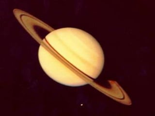 Finalment naixé el més jove de tots, Cronos, de pensaments tortuosos, el més terrible dels seus fills. I va començar a odiar el seu exuberant progenitor. CRONOS  Saturn 