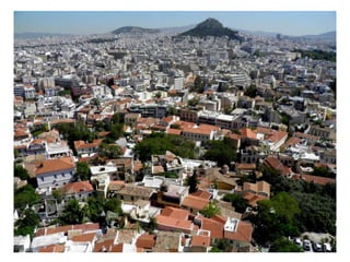 ► Κύριο χαρακτηριστικό του Παρθενώνα είναι η έλλειψη ευθειών. Ο στυλοβάτης δεν
είναι μια απολύτως οριζόντια επιφάνεια, αλλά παρουσιάζει καμπύλωση. Εκτός από
το στυλοβάτη καμπυλώσεις έχουμε και στο επιστύλιο, στα τρίγλυφα, στο γείσο και
στο αέτωμα.
http://users.sch.gr/ipap/Ellinikos%20Politis
mos/parthenonas/parthenonas.0.htm
 