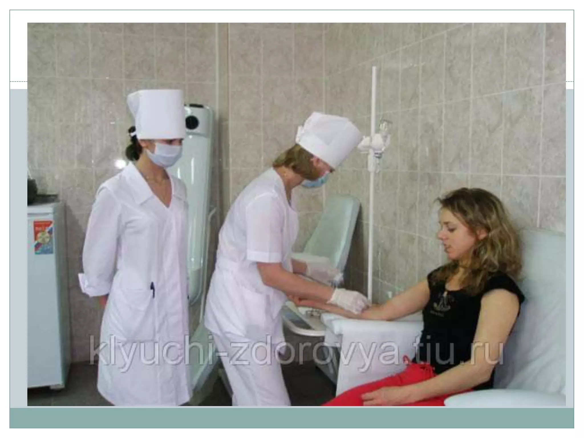 Орыс порносы: әкесі мен қызы Қоғамдық жұдырықты қараңыз