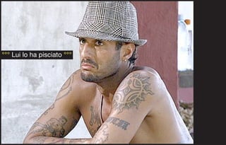 °°° Lui lo ha pisciato °°°
 